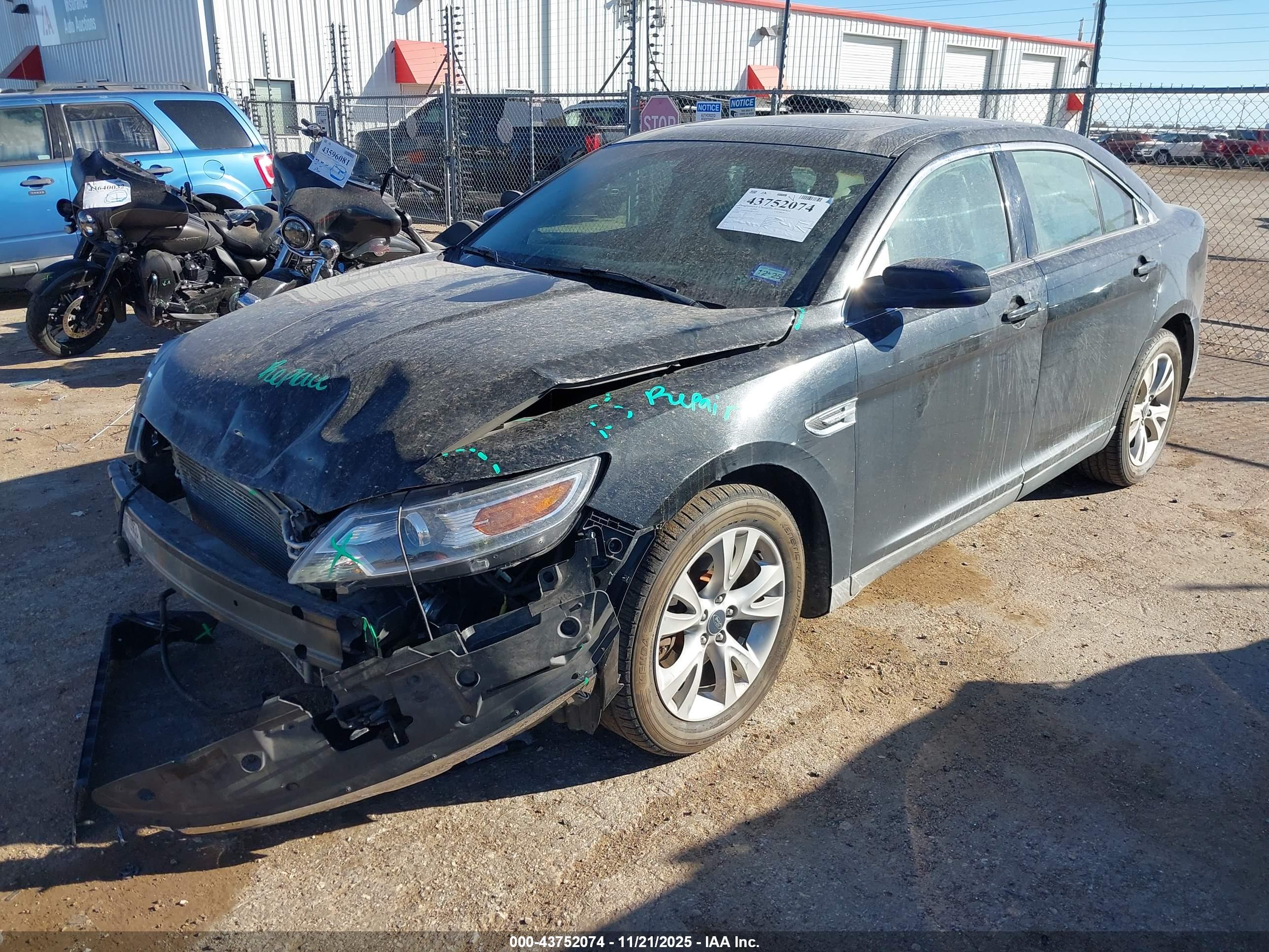 FORD TAURUS image 2
