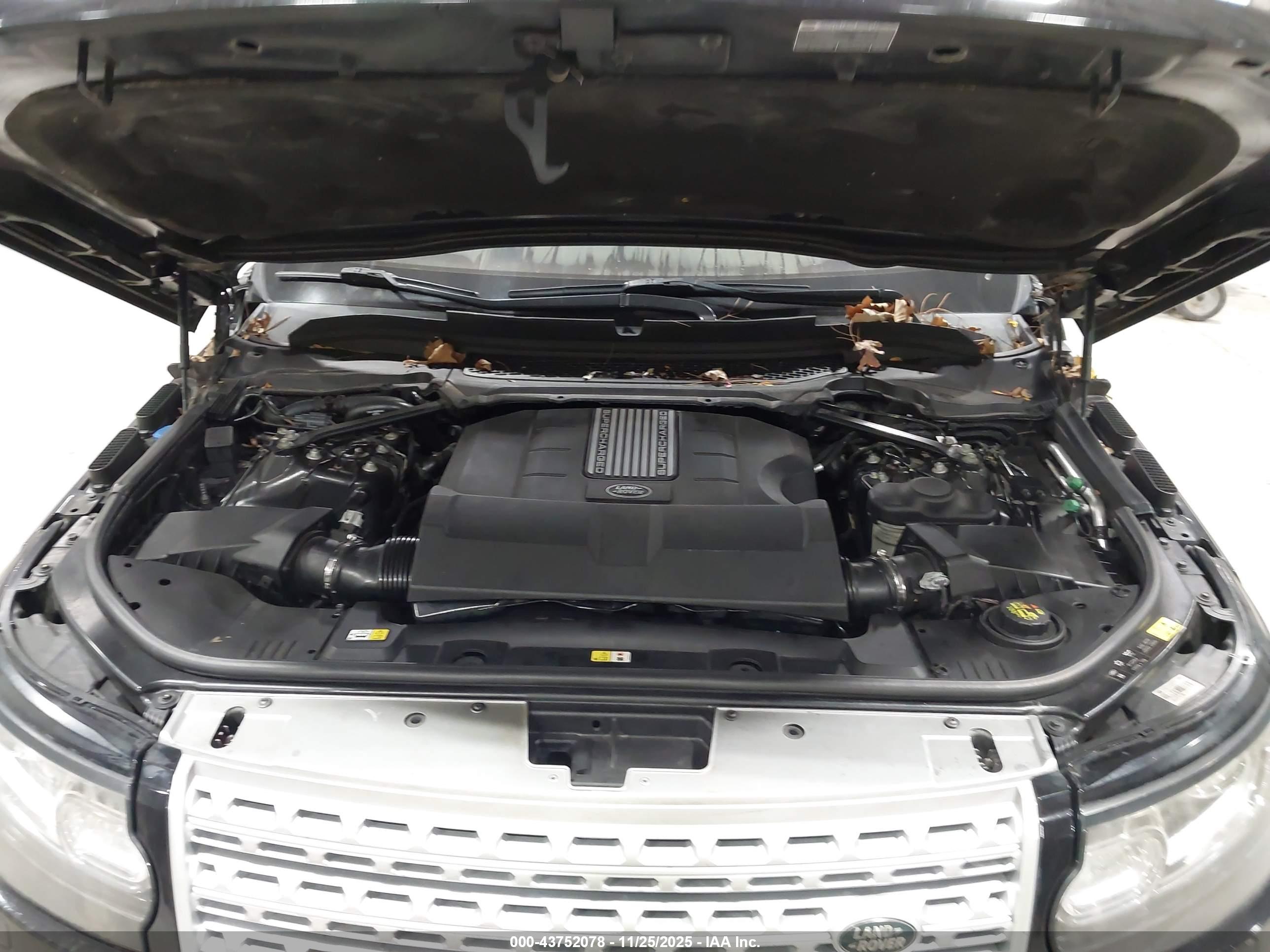 LAND ROVER image 10