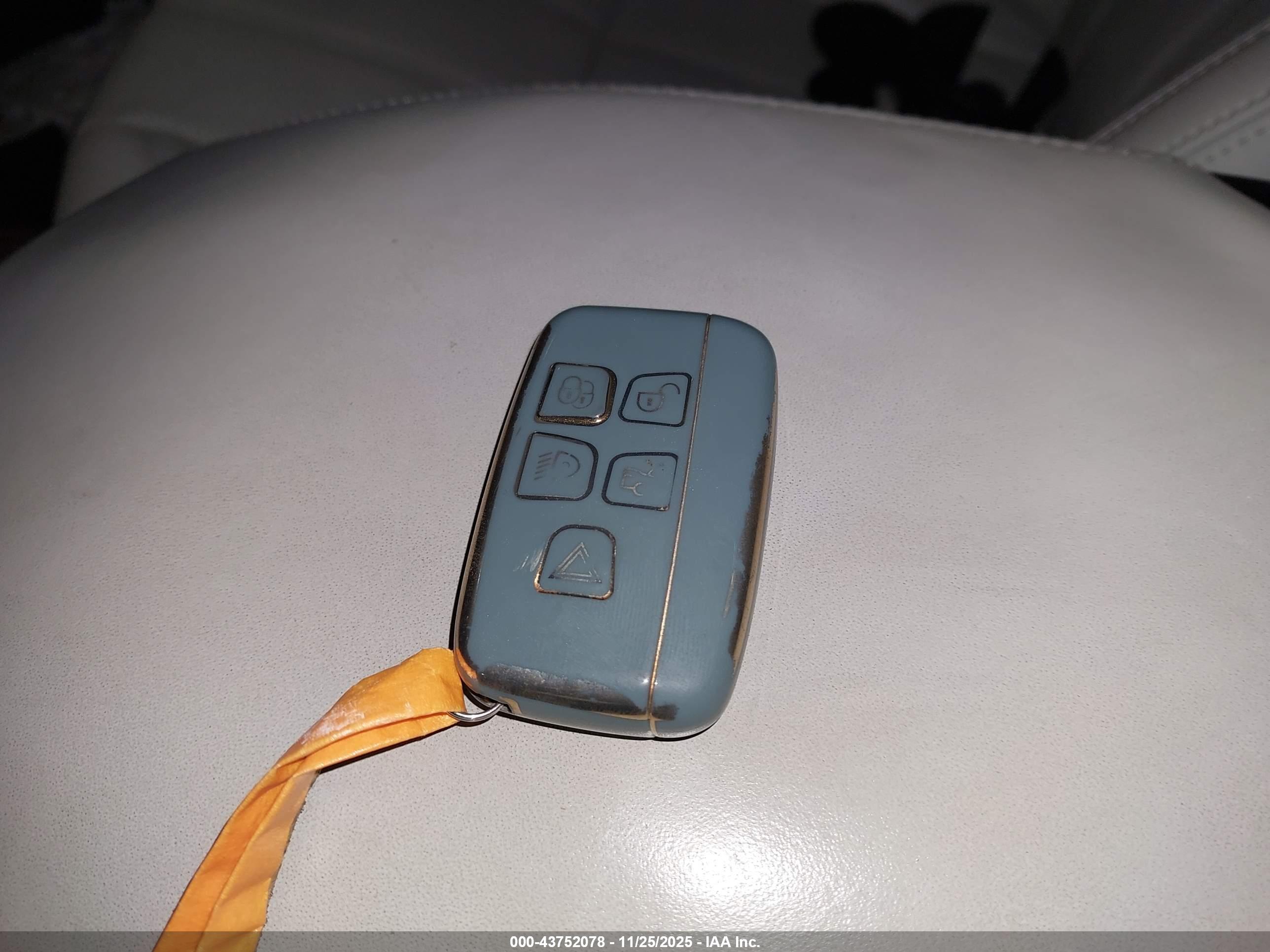 LAND ROVER image 11