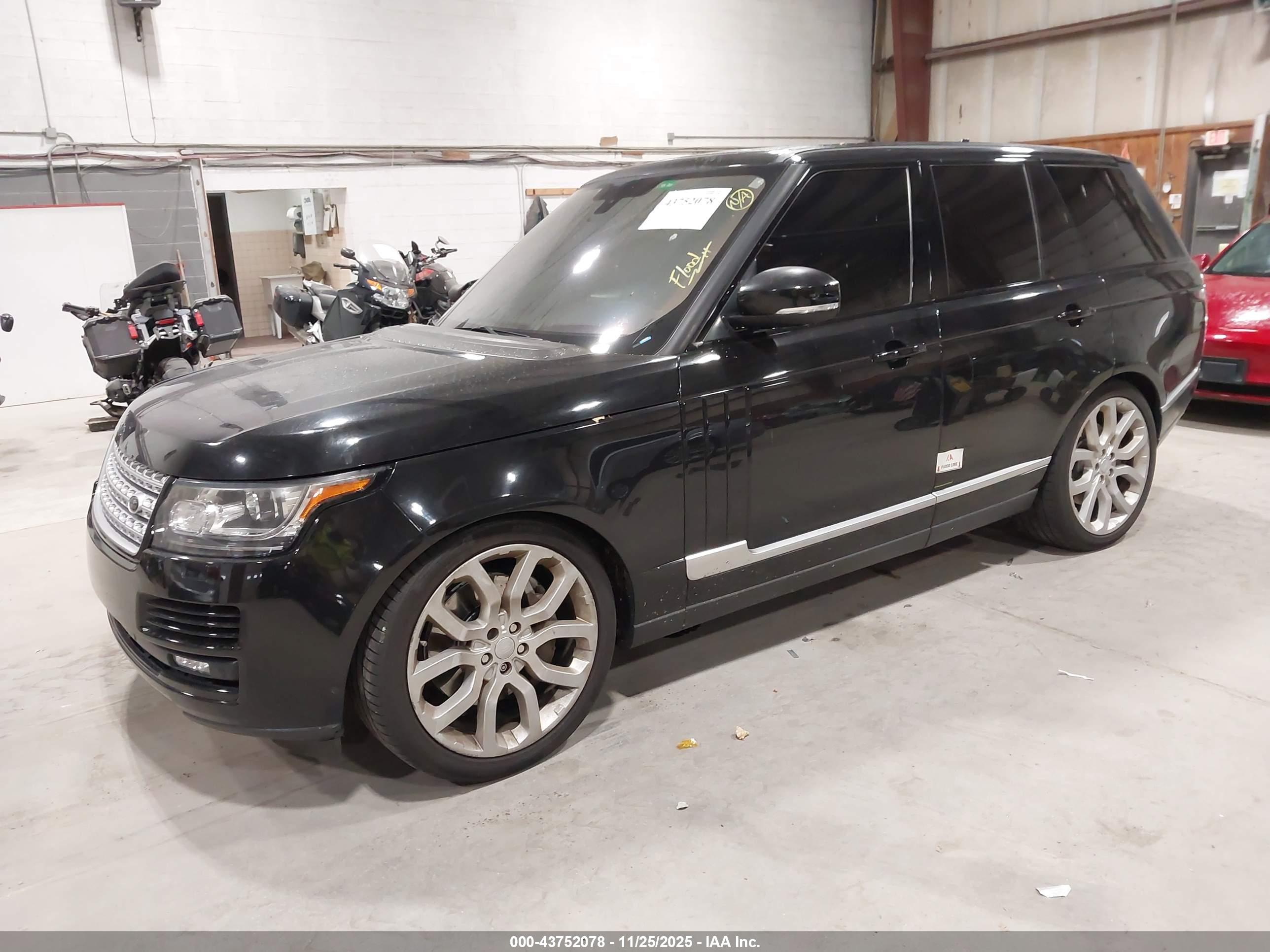 LAND ROVER image 2