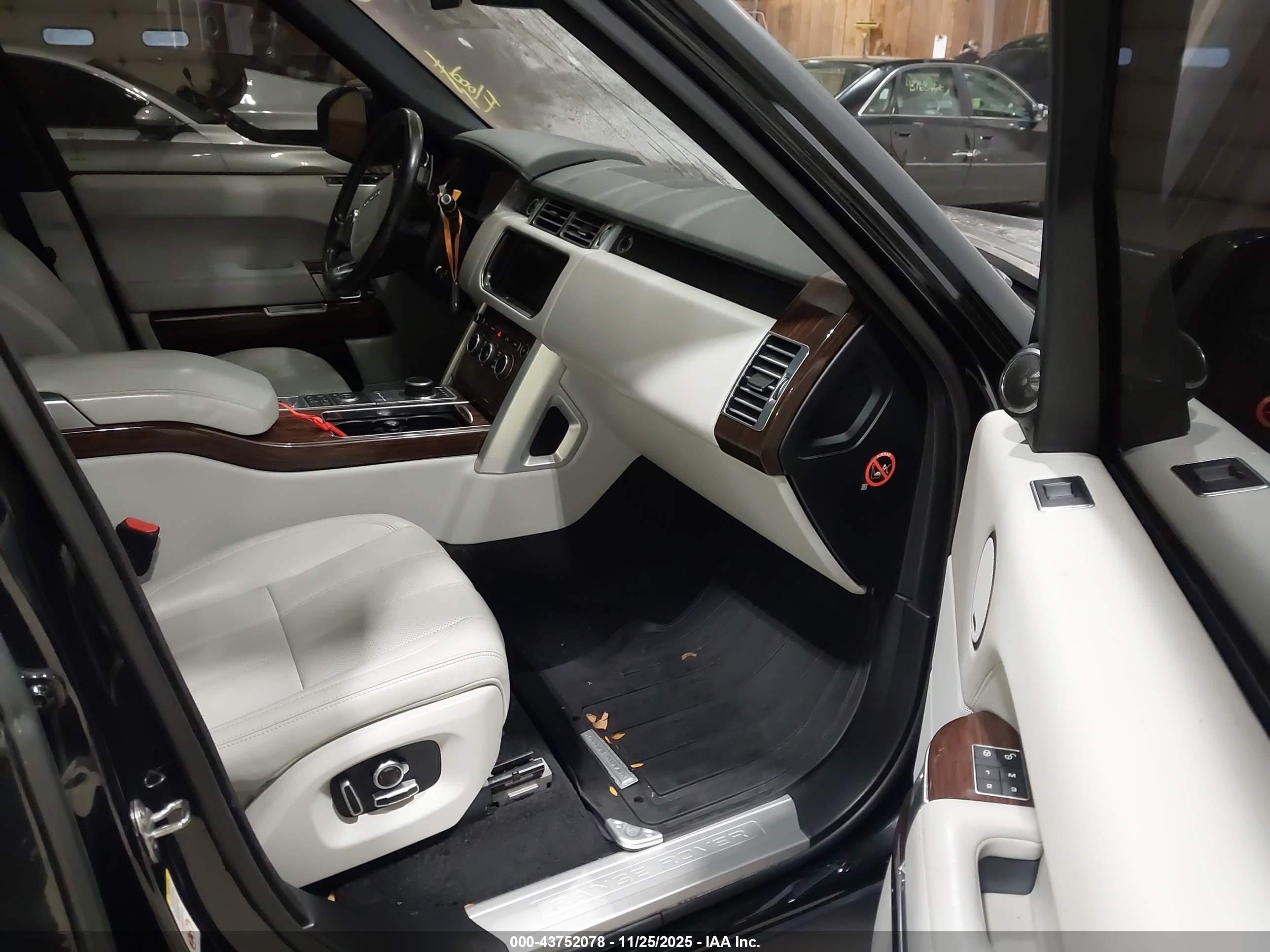LAND ROVER image 5