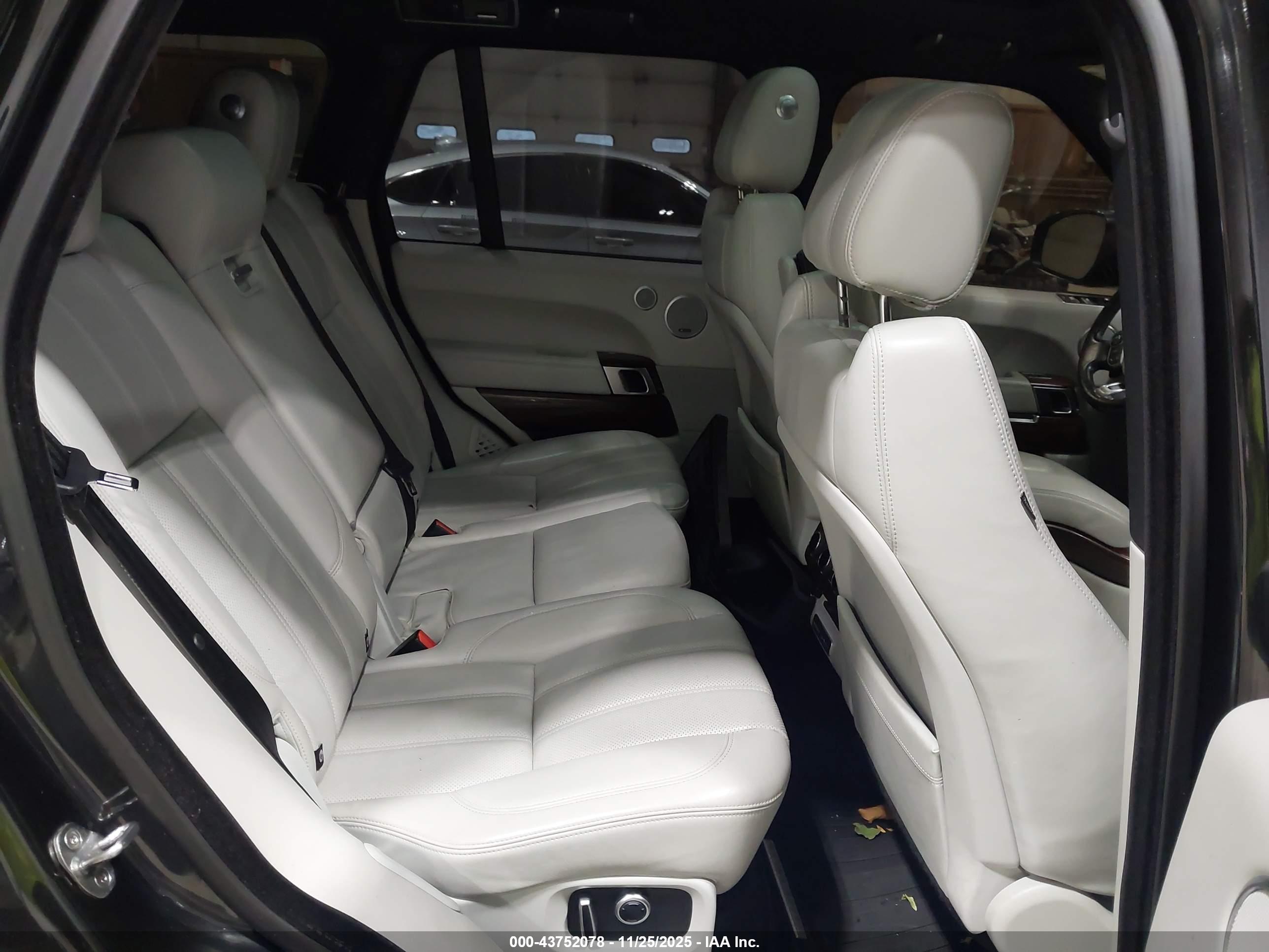 LAND ROVER image 8