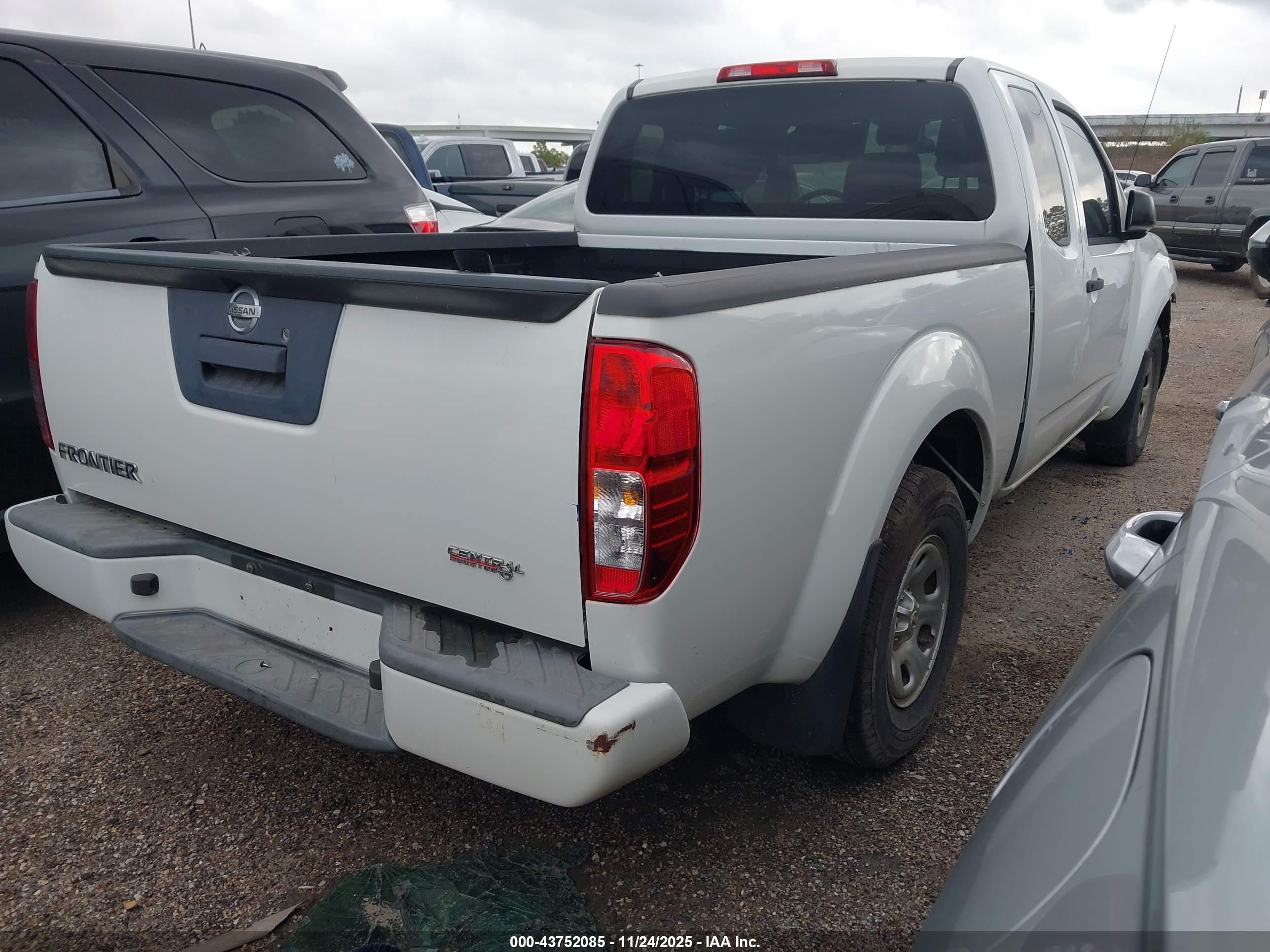 NISSAN FRONTIER image 4