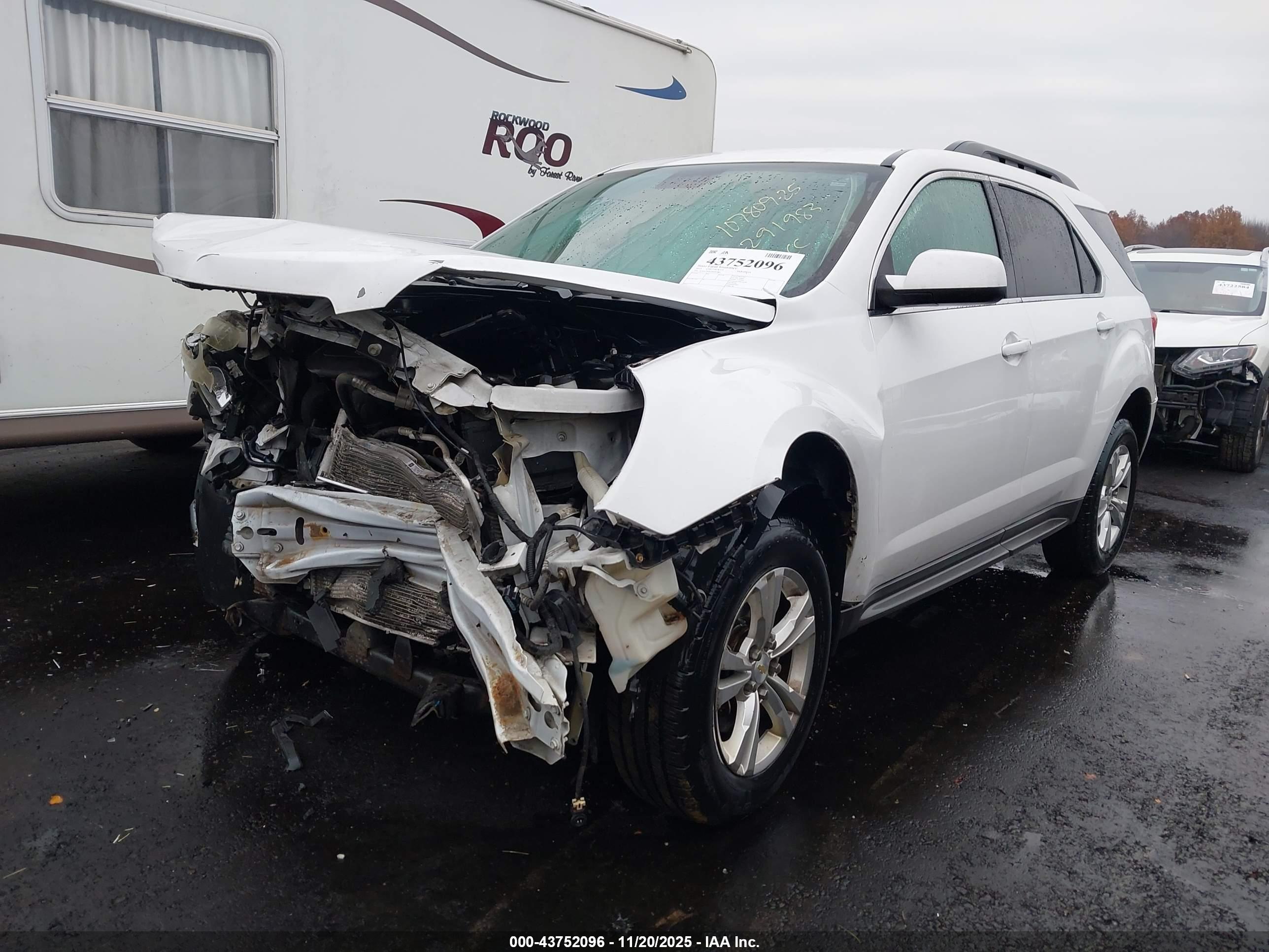CHEVROLET EQUINOX image 2