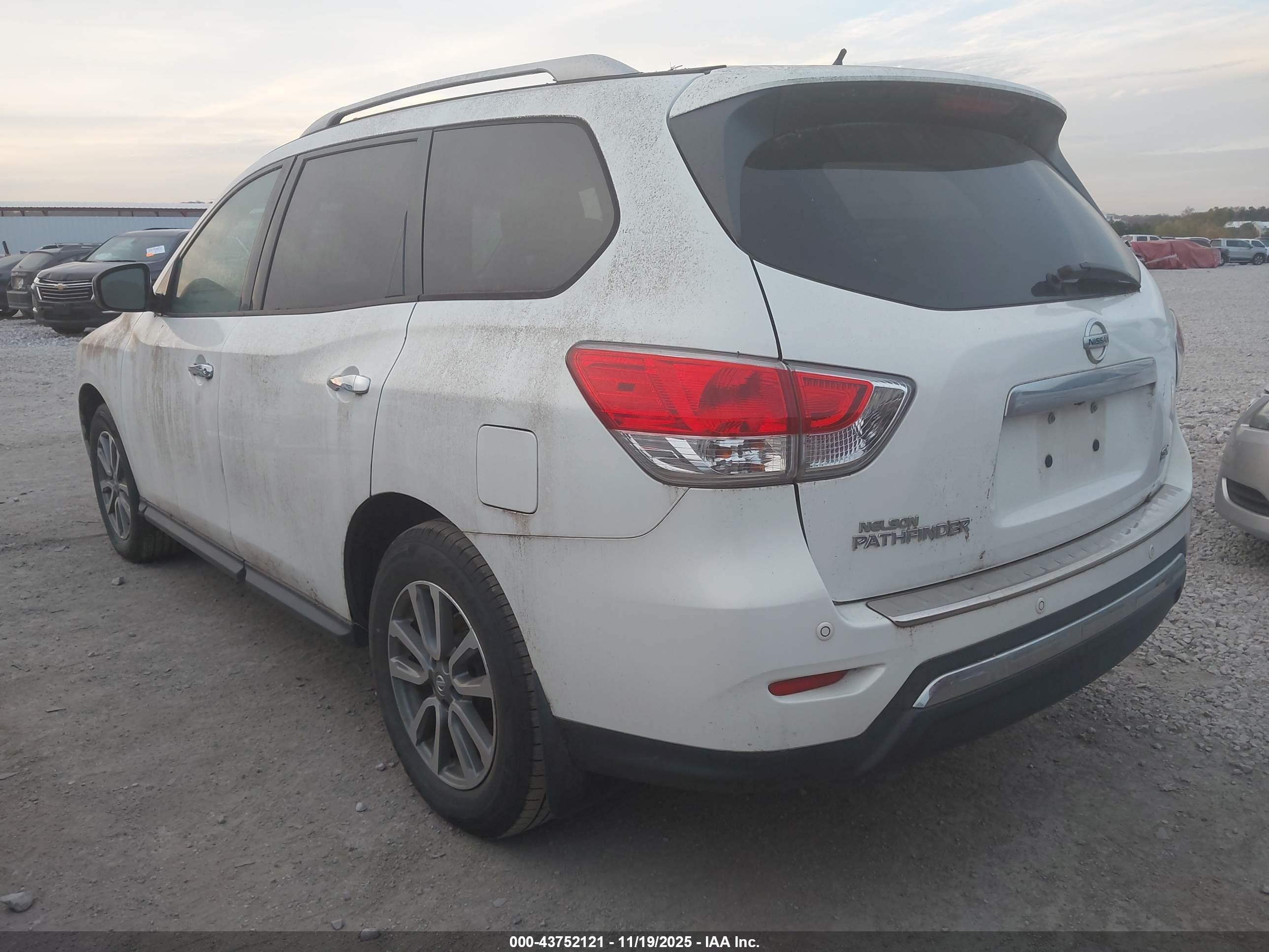 NISSAN PATHFINDER image 3
