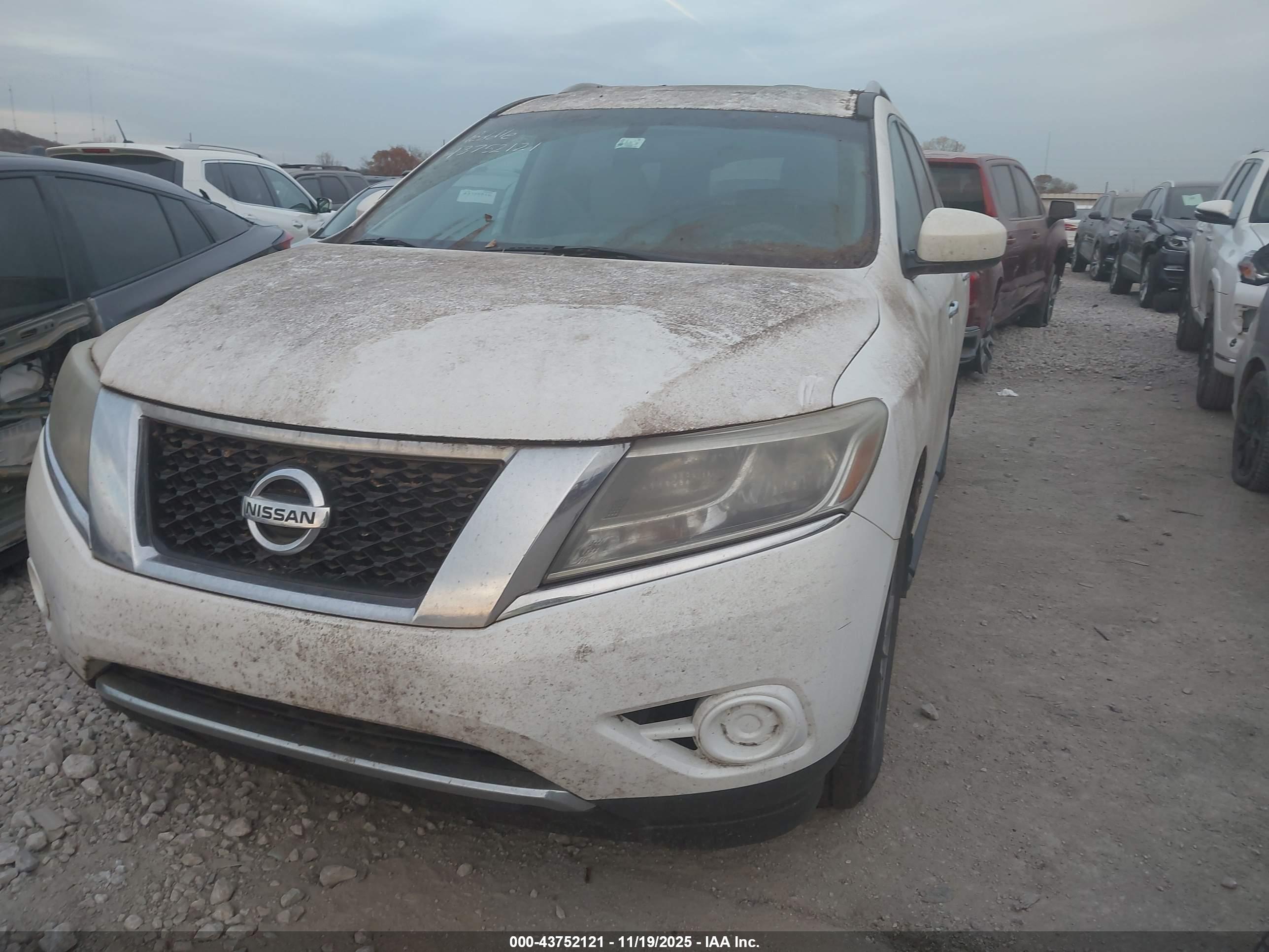 NISSAN PATHFINDER image 6
