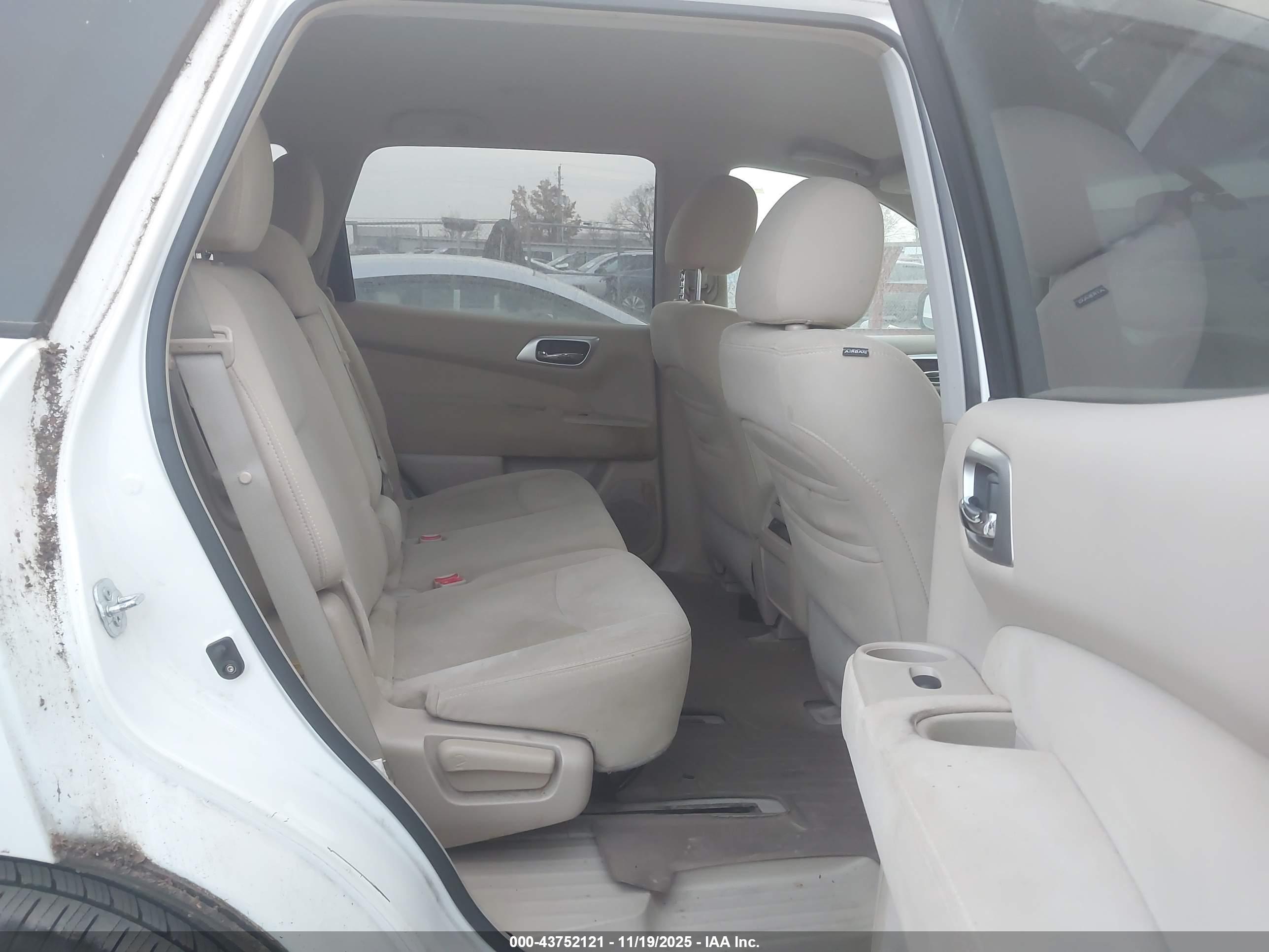NISSAN PATHFINDER image 8
