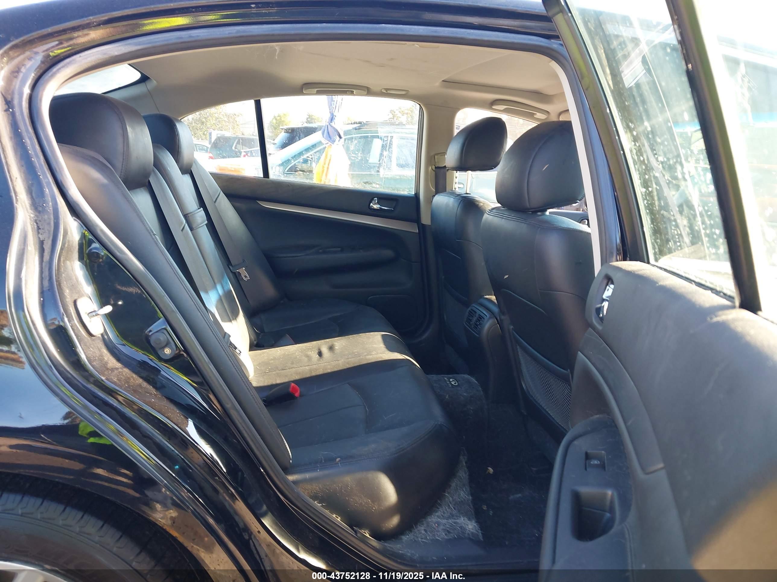 INFINITI G25 image 8