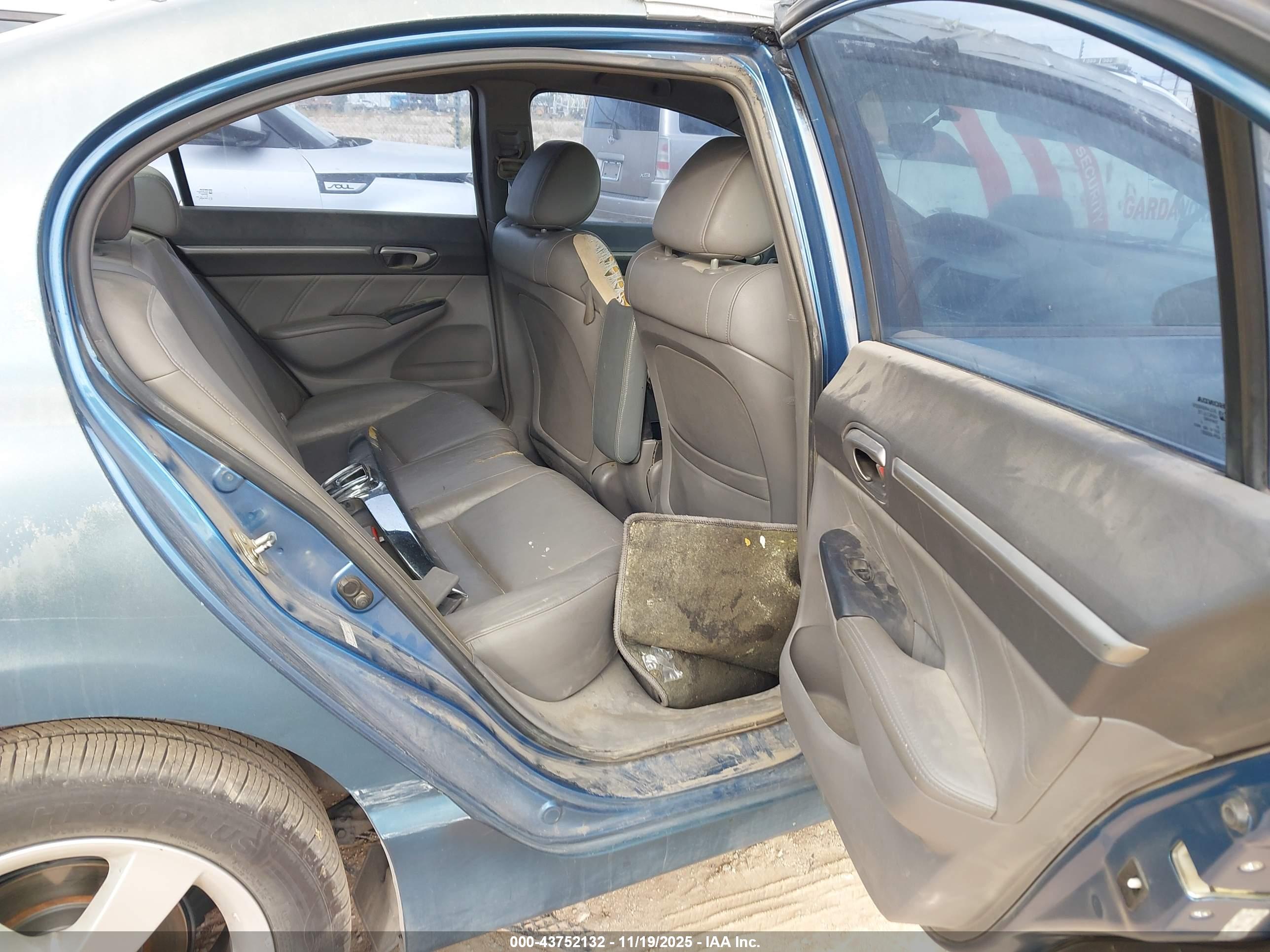 HONDA CIVIC image 8