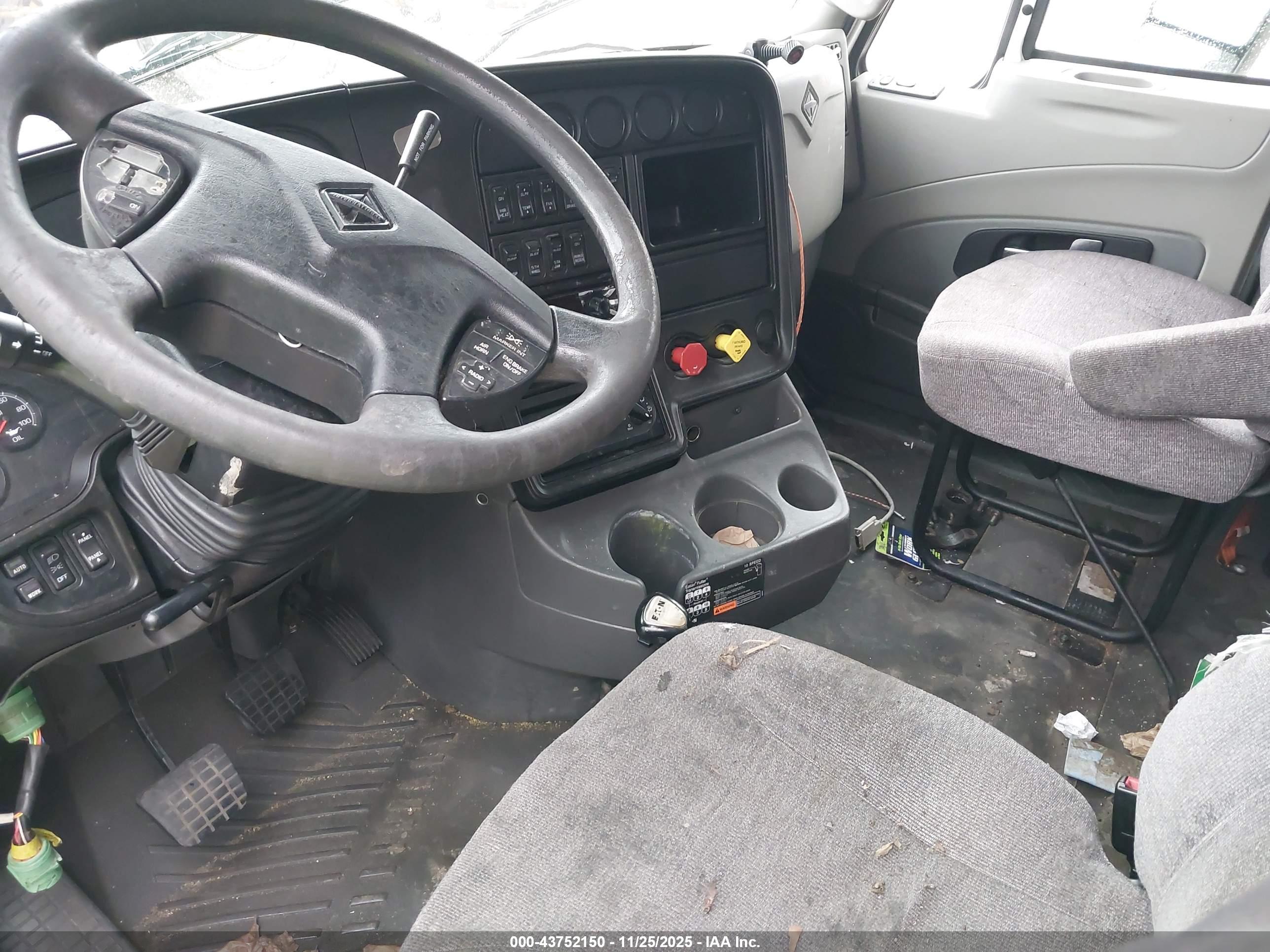 INTERNATIONAL PROSTAR+ image 8