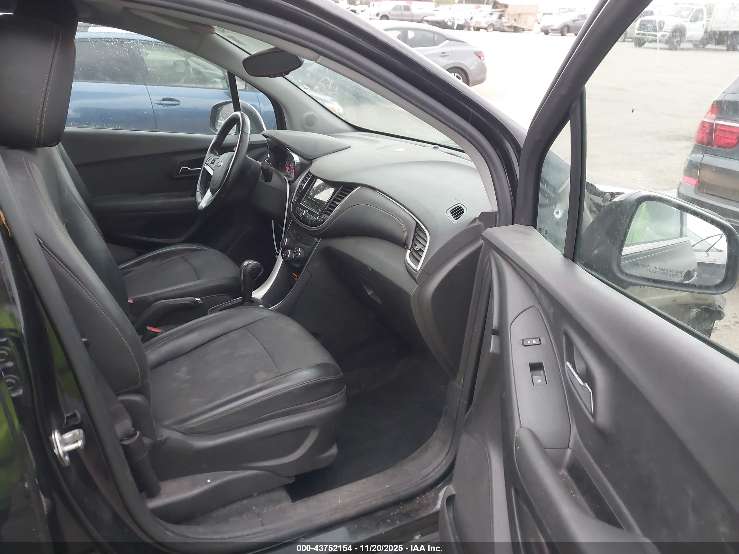 CHEVROLET TRAX image 5