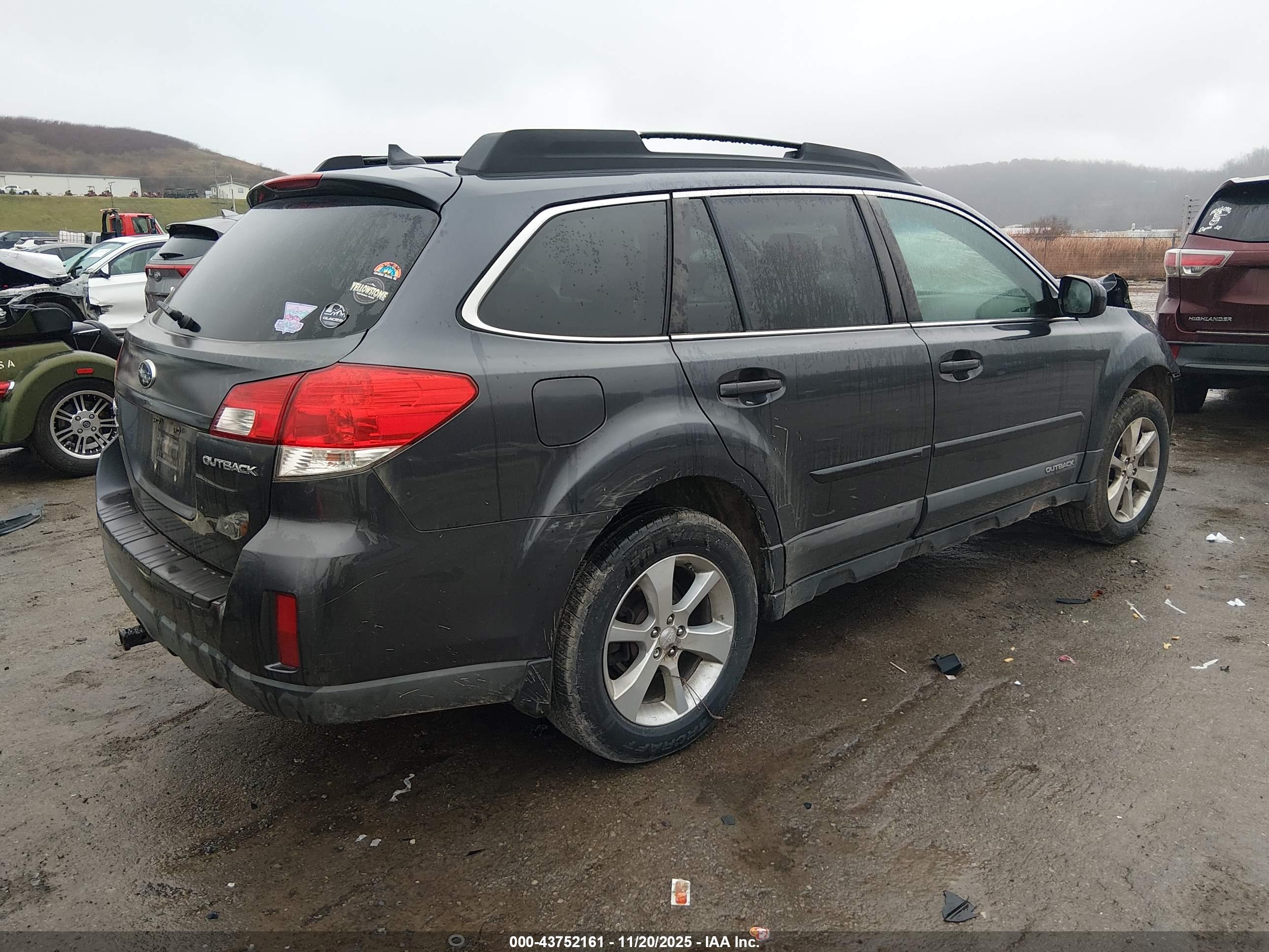 SUBARU OUTBACK image 4