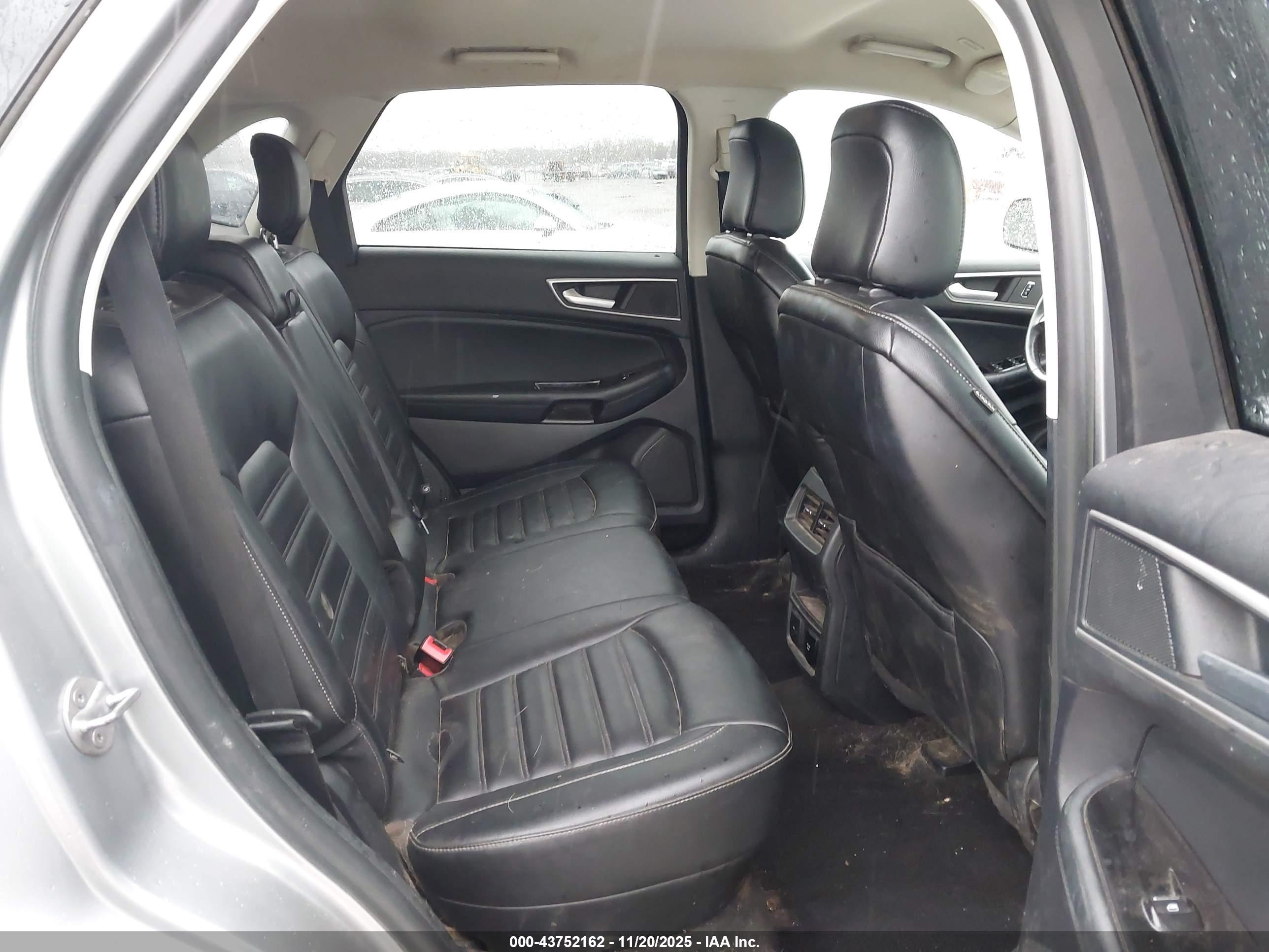 FORD EDGE image 8