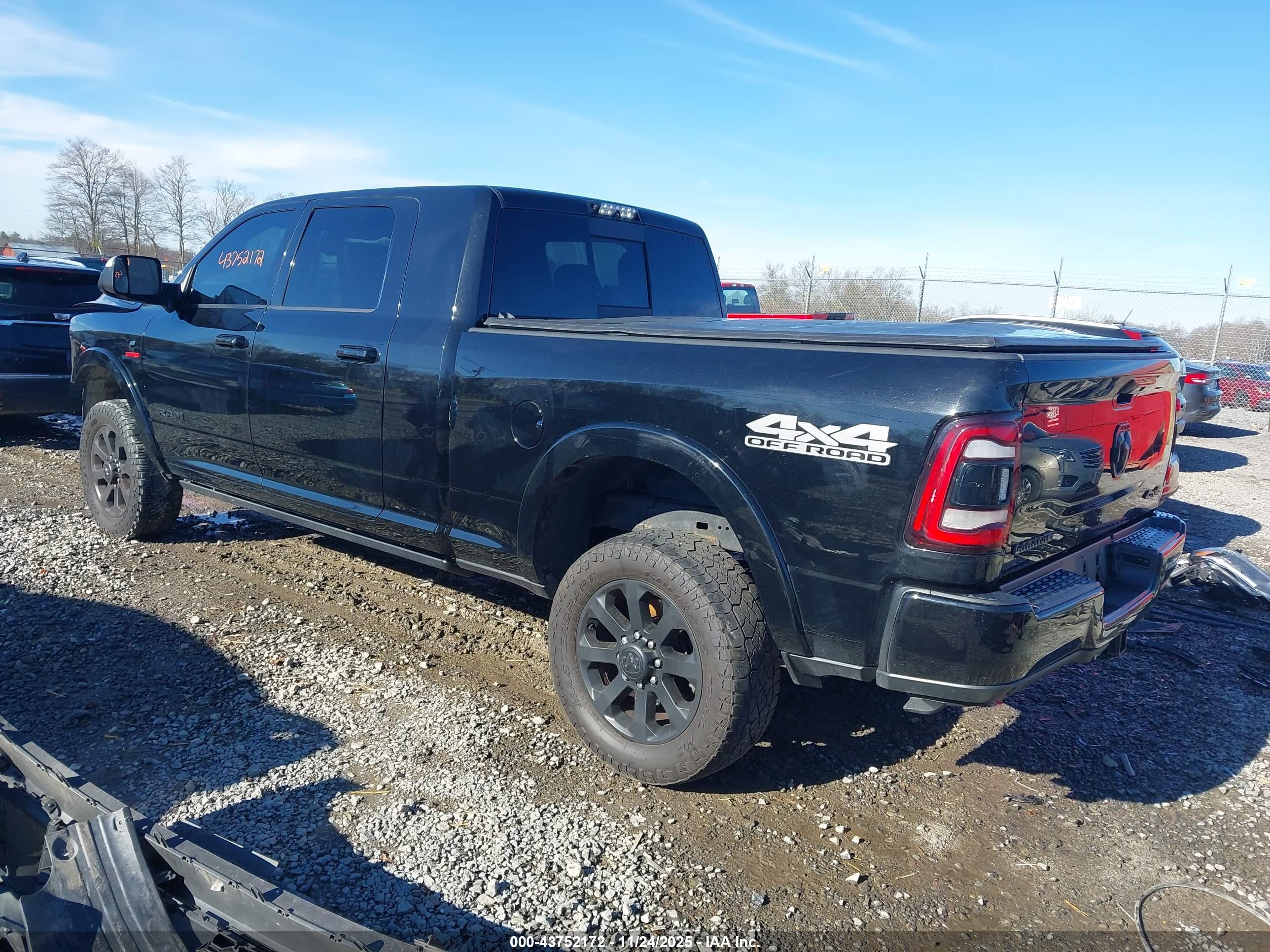 RAM 2500 image 3