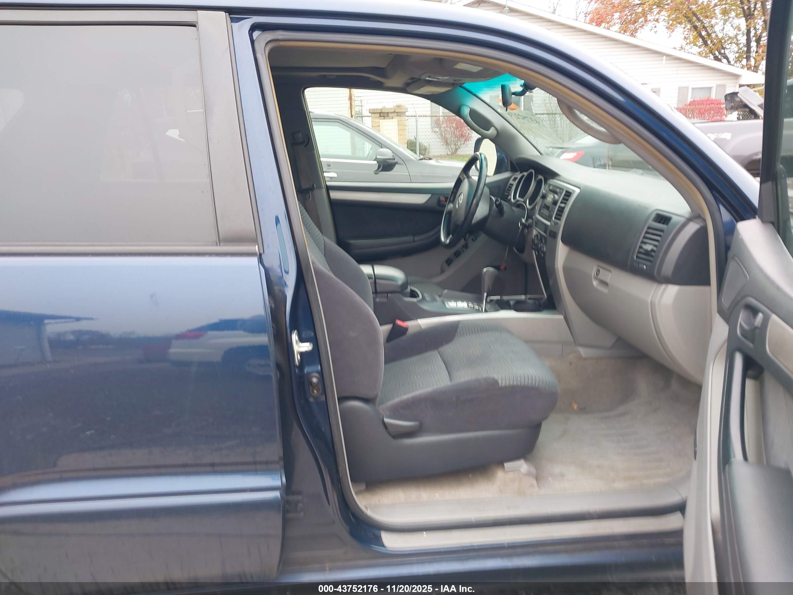 TOYOTA 4RUNNER image 5