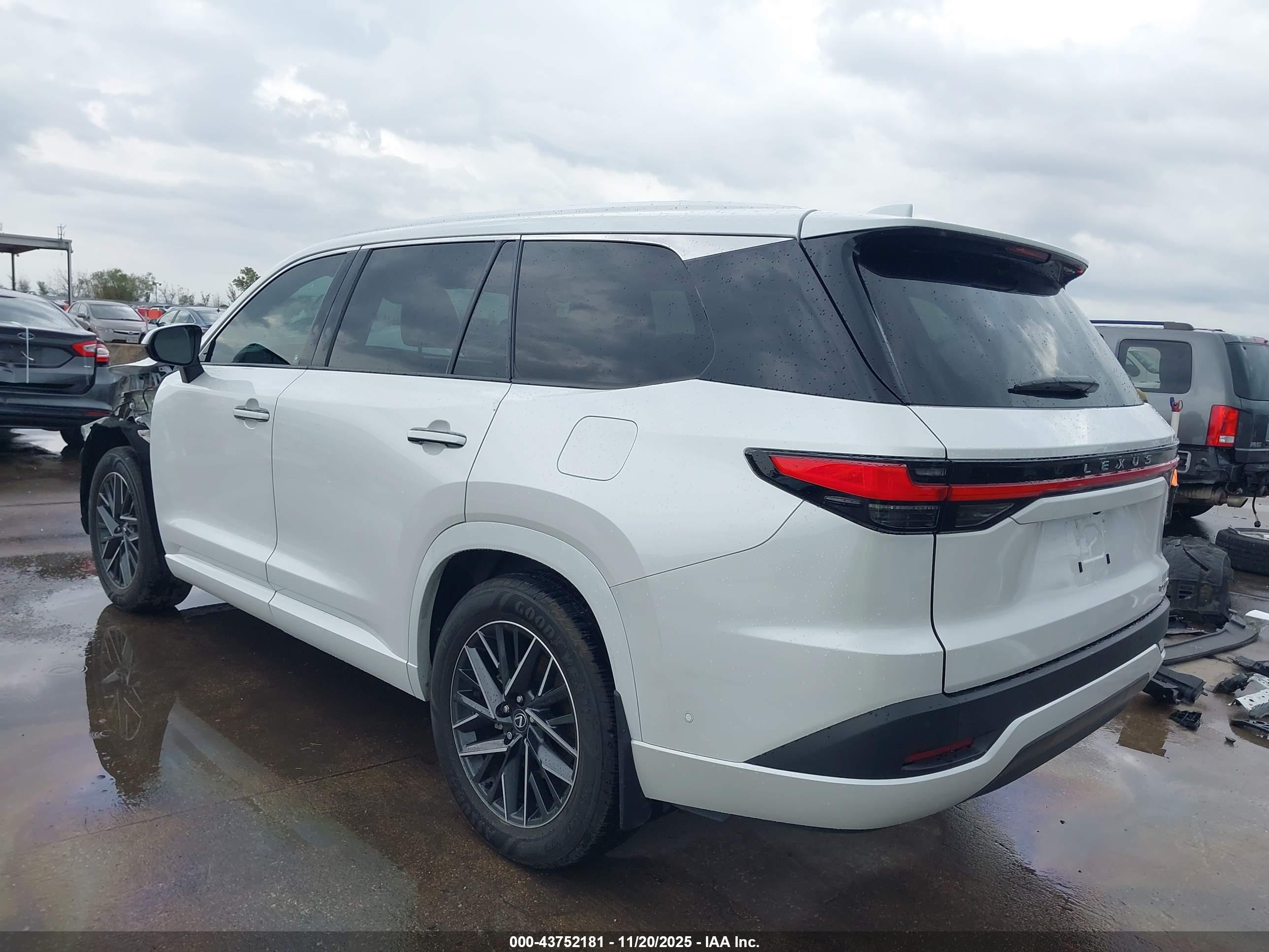 LEXUS TX image 3