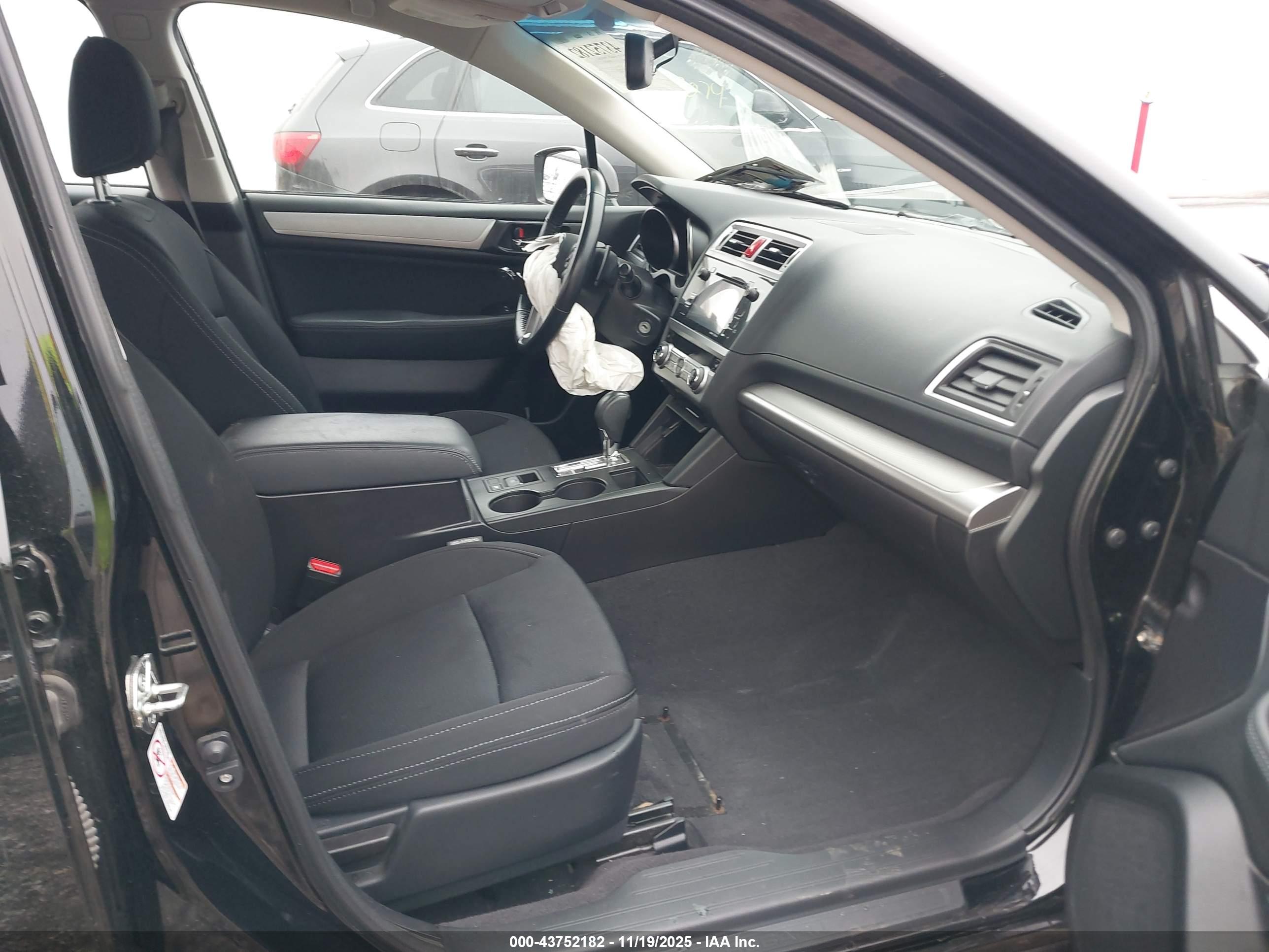 SUBARU LEGACY image 5