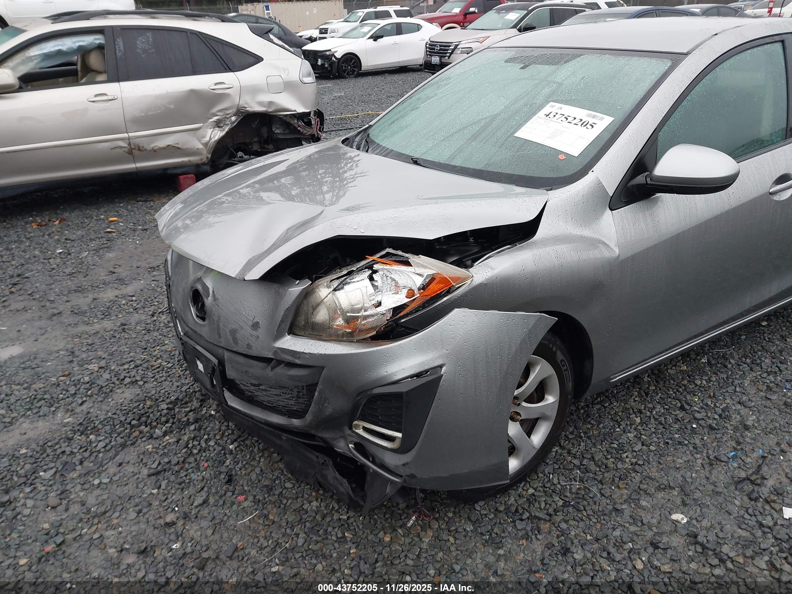 MAZDA MAZDA3 image 6