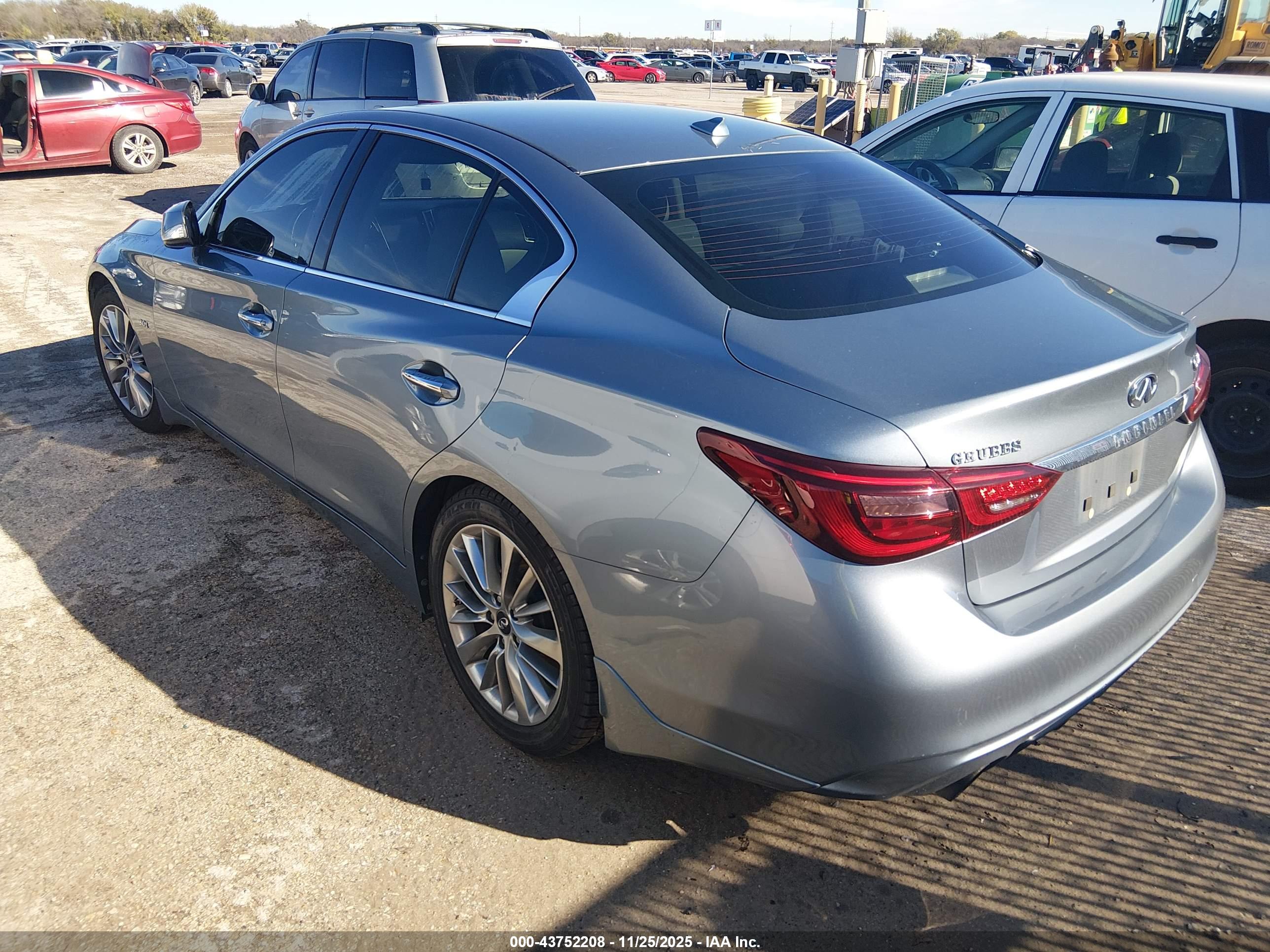 INFINITI Q50 image 3