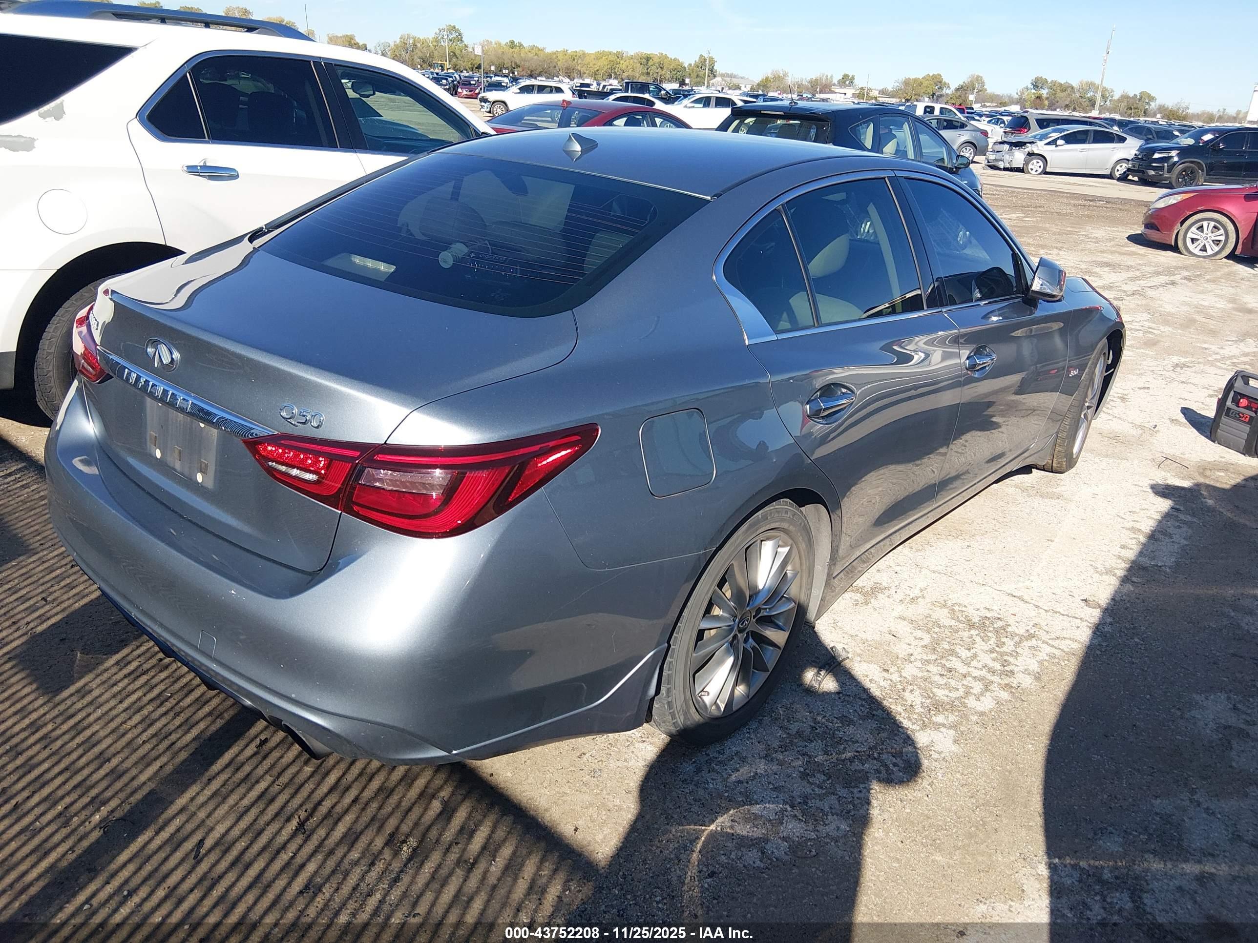 INFINITI Q50 image 4