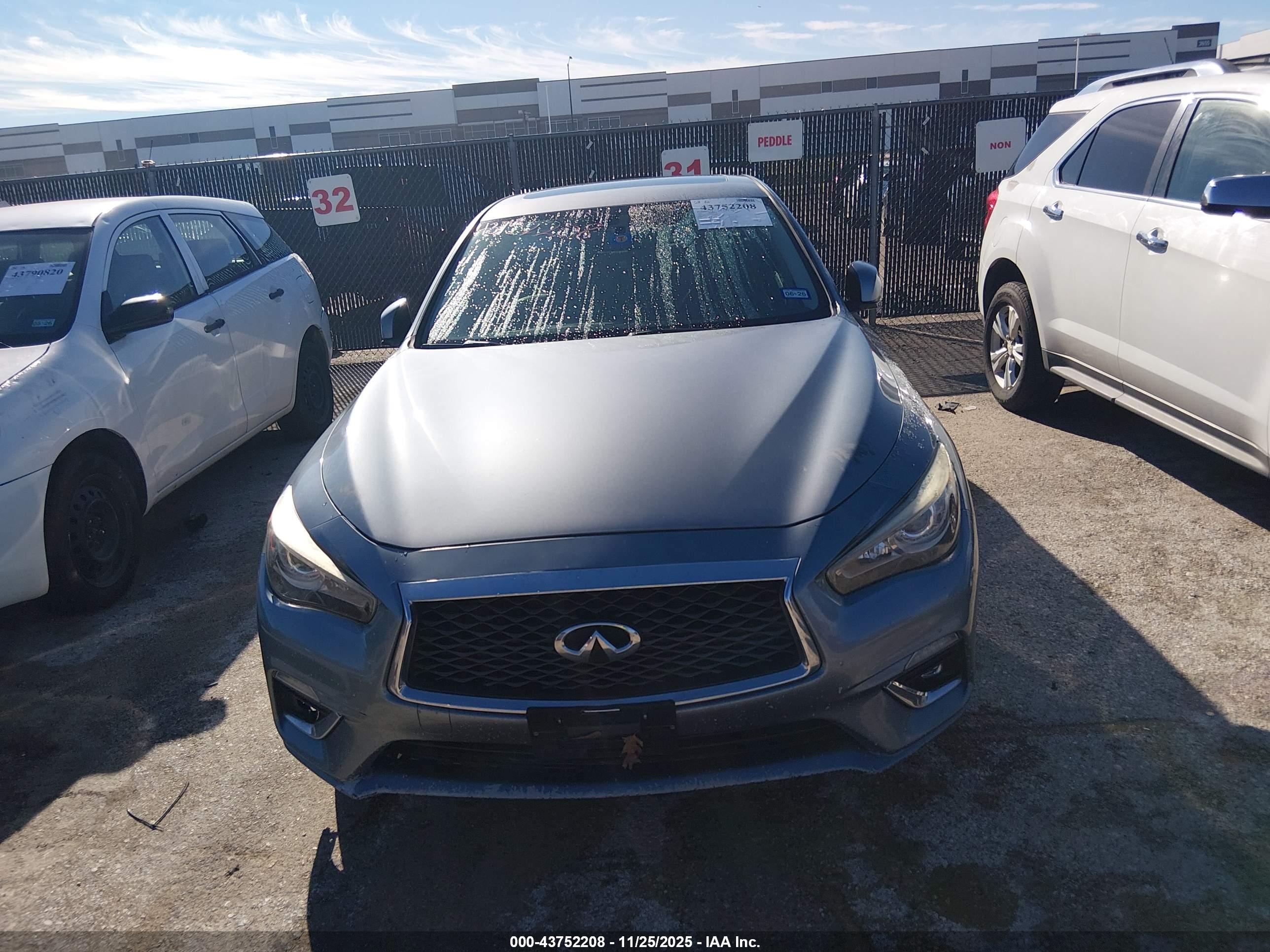 INFINITI Q50 image 6