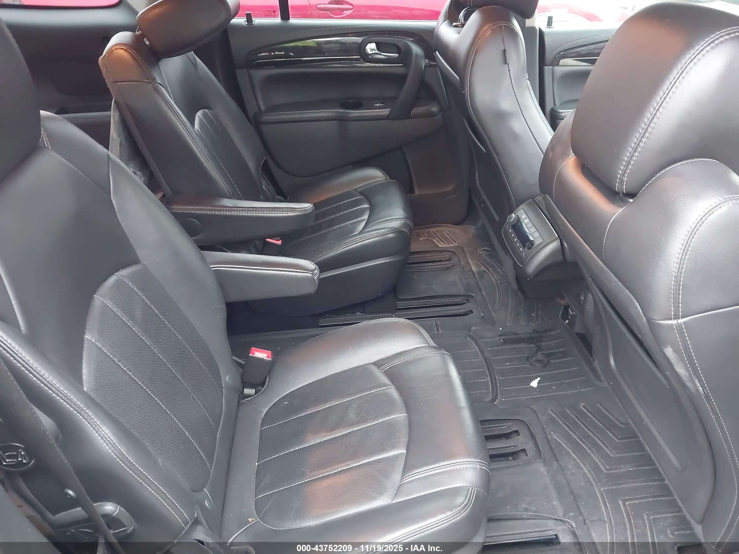 BUICK ENCLAVE image 8