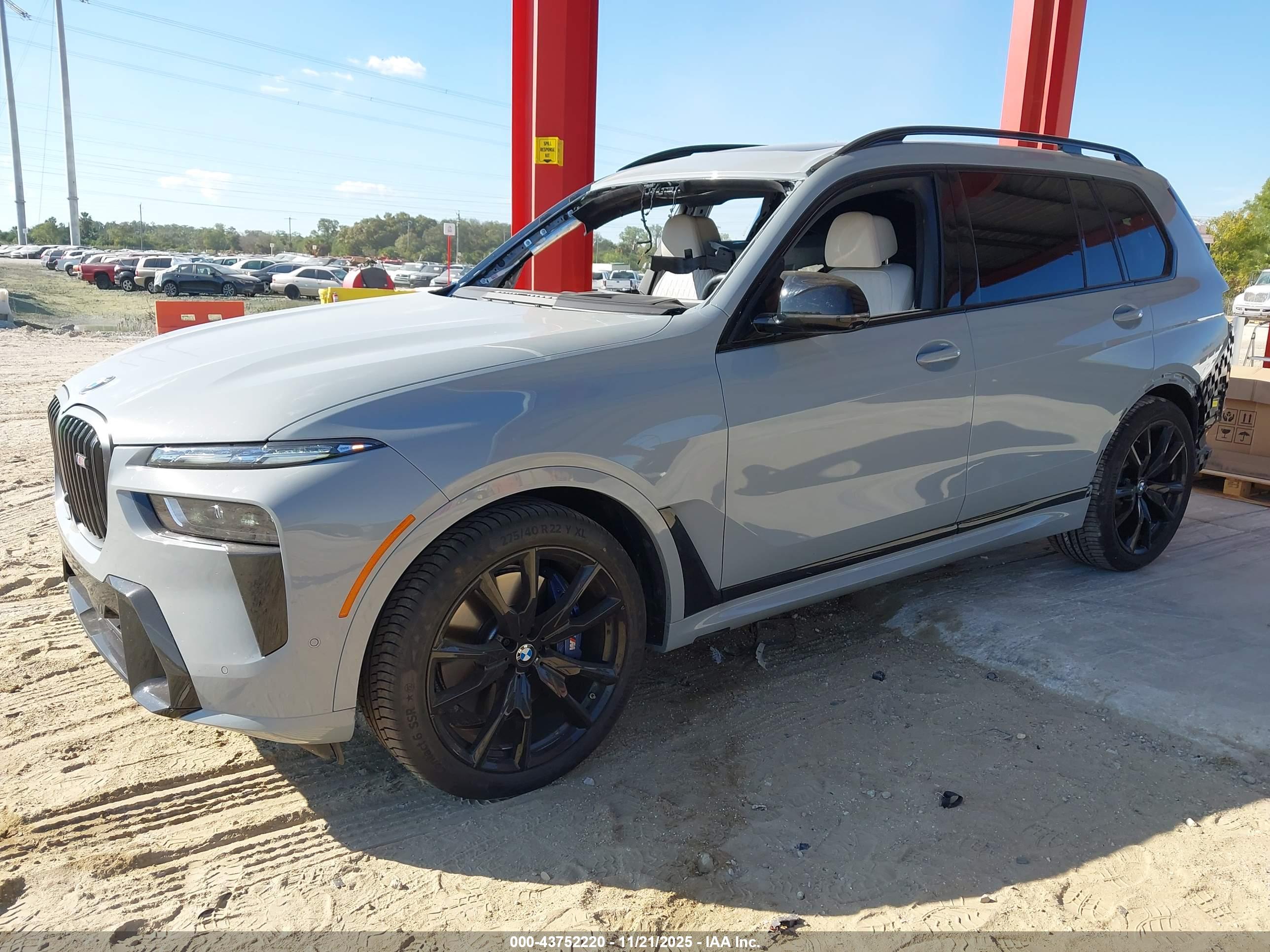 BMW X7 image 2