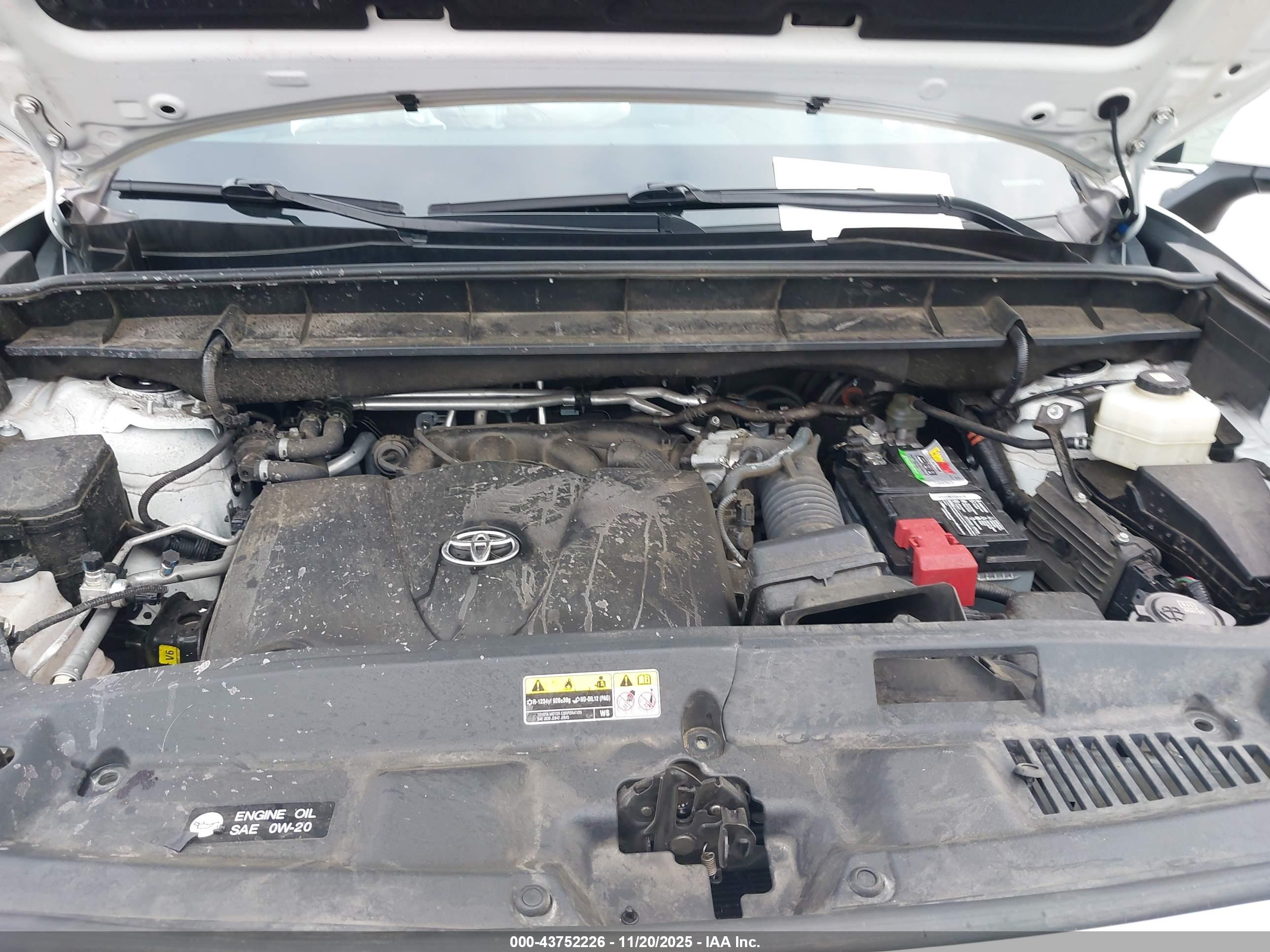 TOYOTA HIGHLANDER image 10