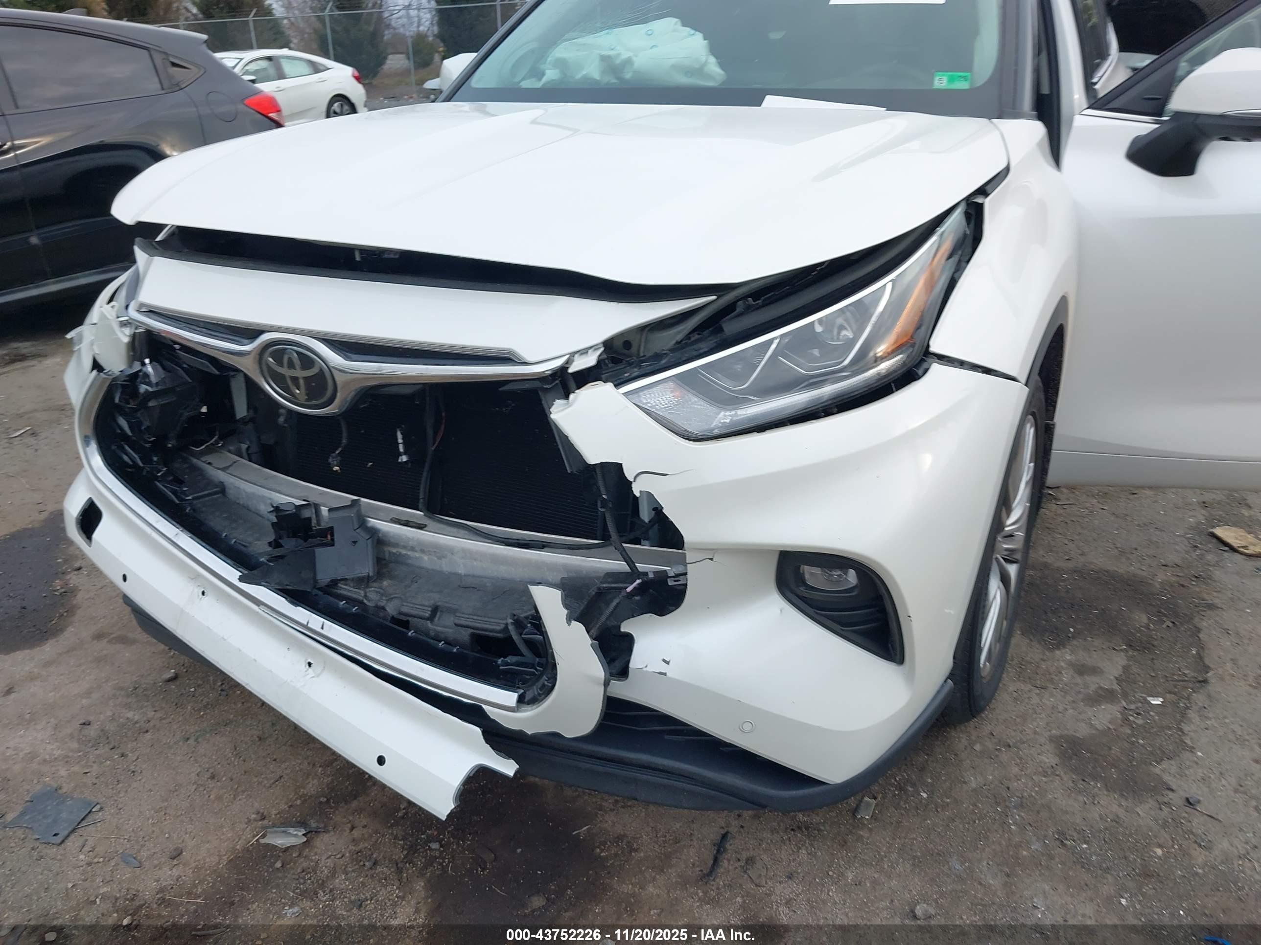TOYOTA HIGHLANDER image 6