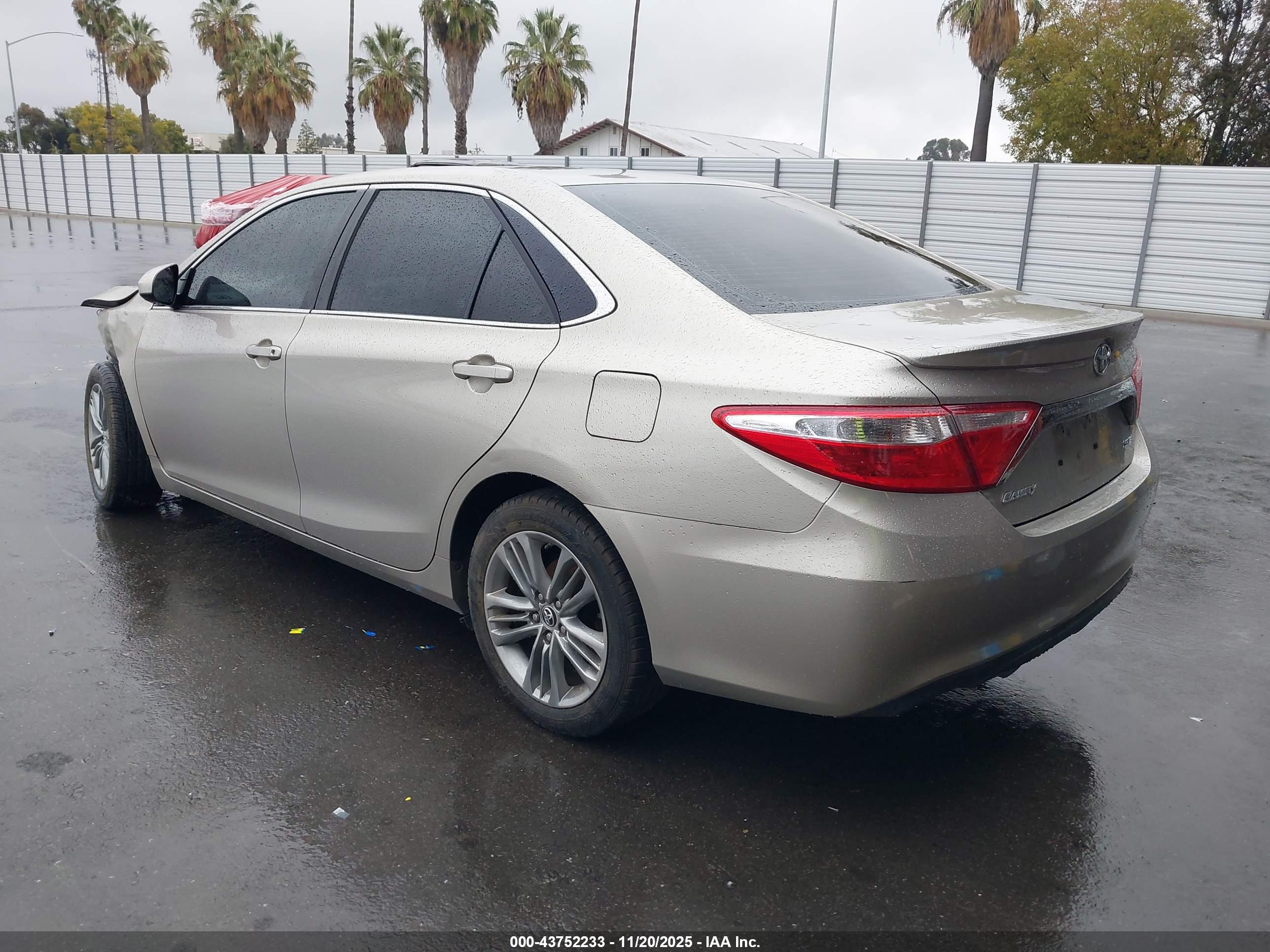 TOYOTA CAMRY image 3