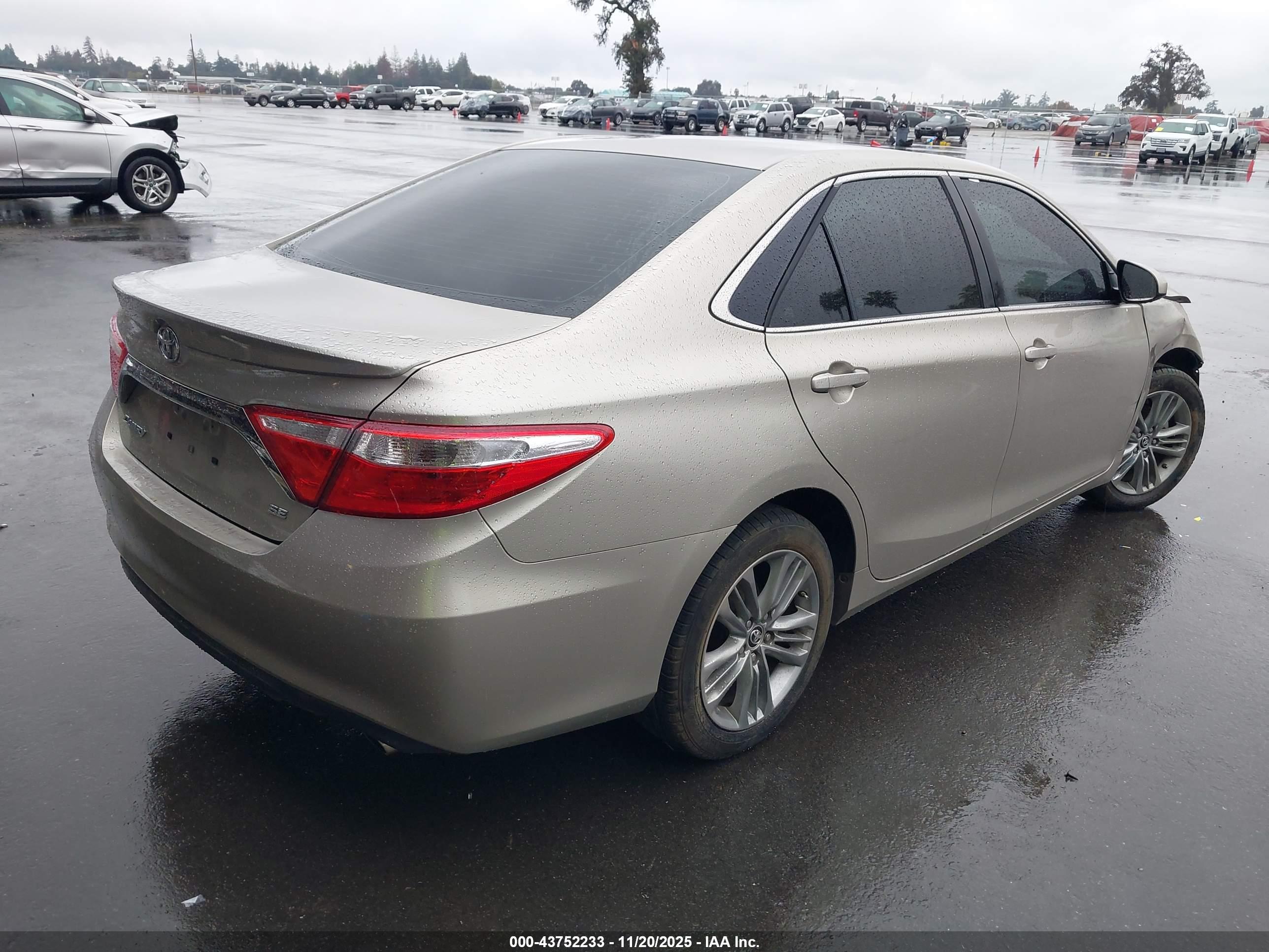 TOYOTA CAMRY image 4