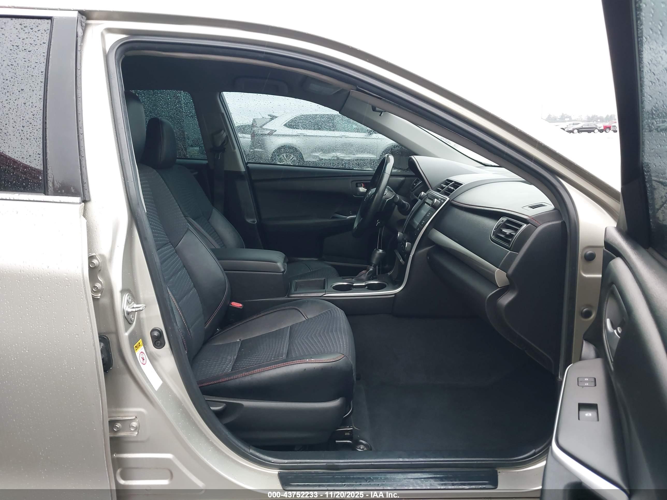 TOYOTA CAMRY image 5