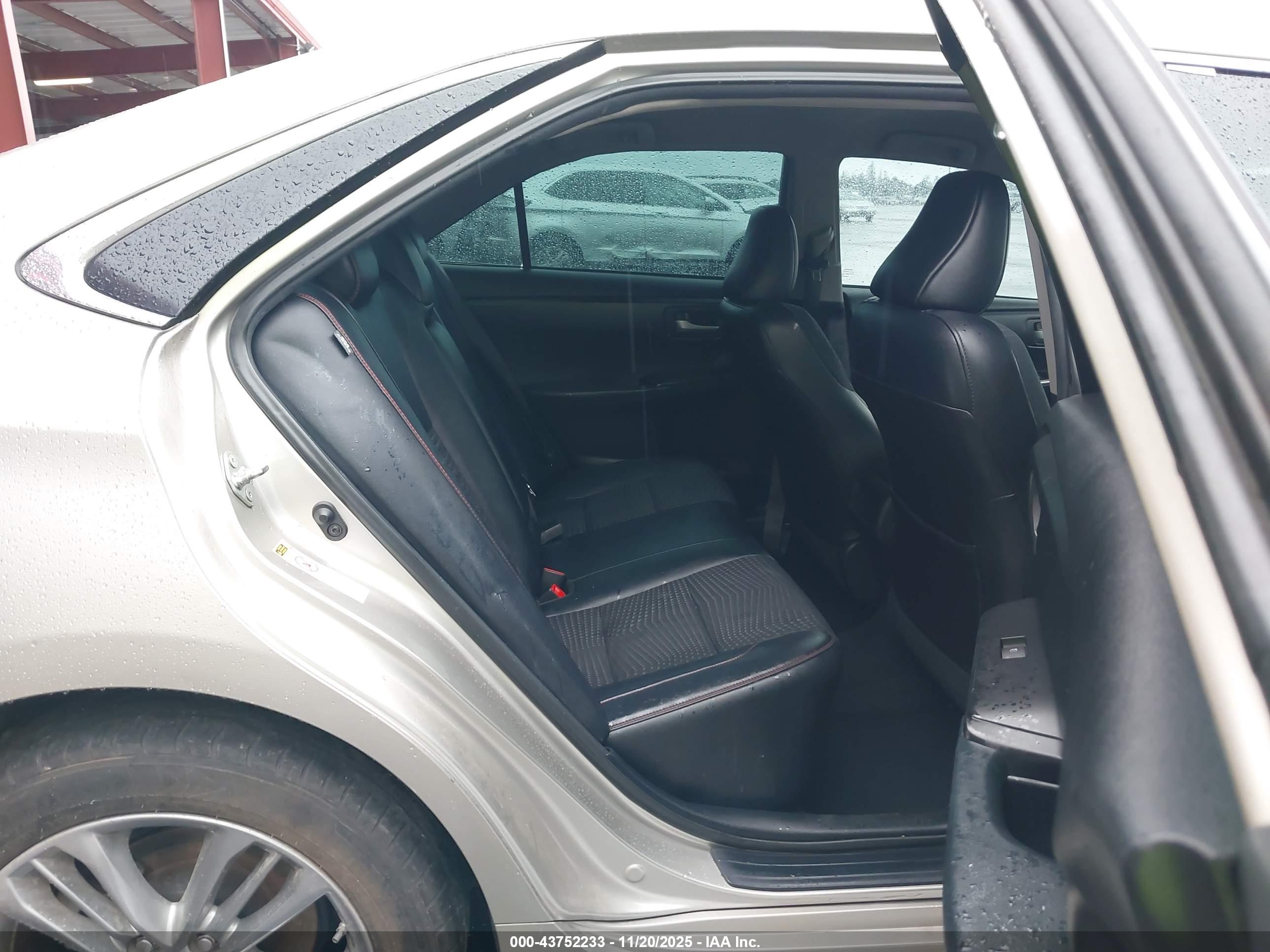 TOYOTA CAMRY image 8