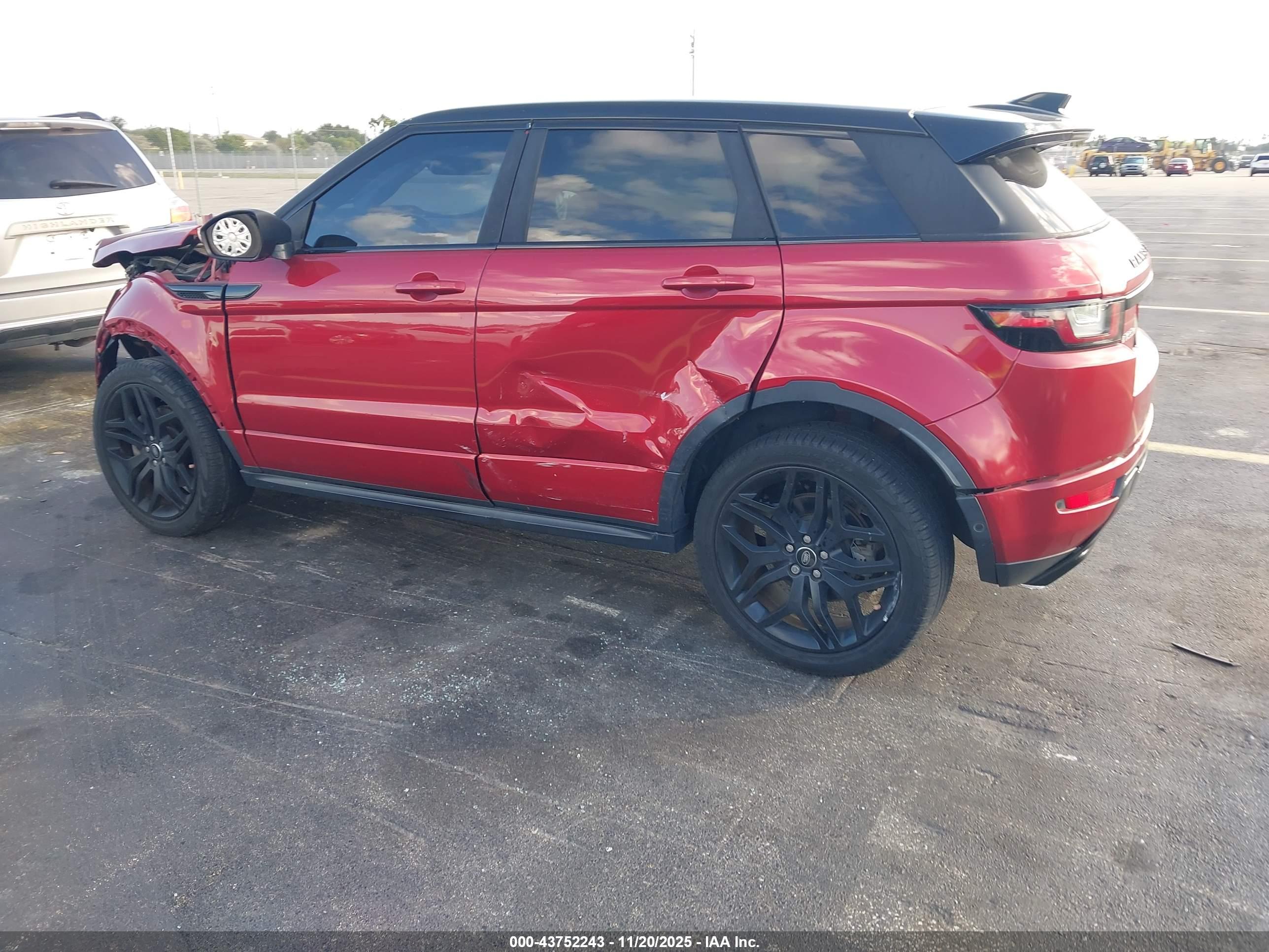 LAND ROVER image 3