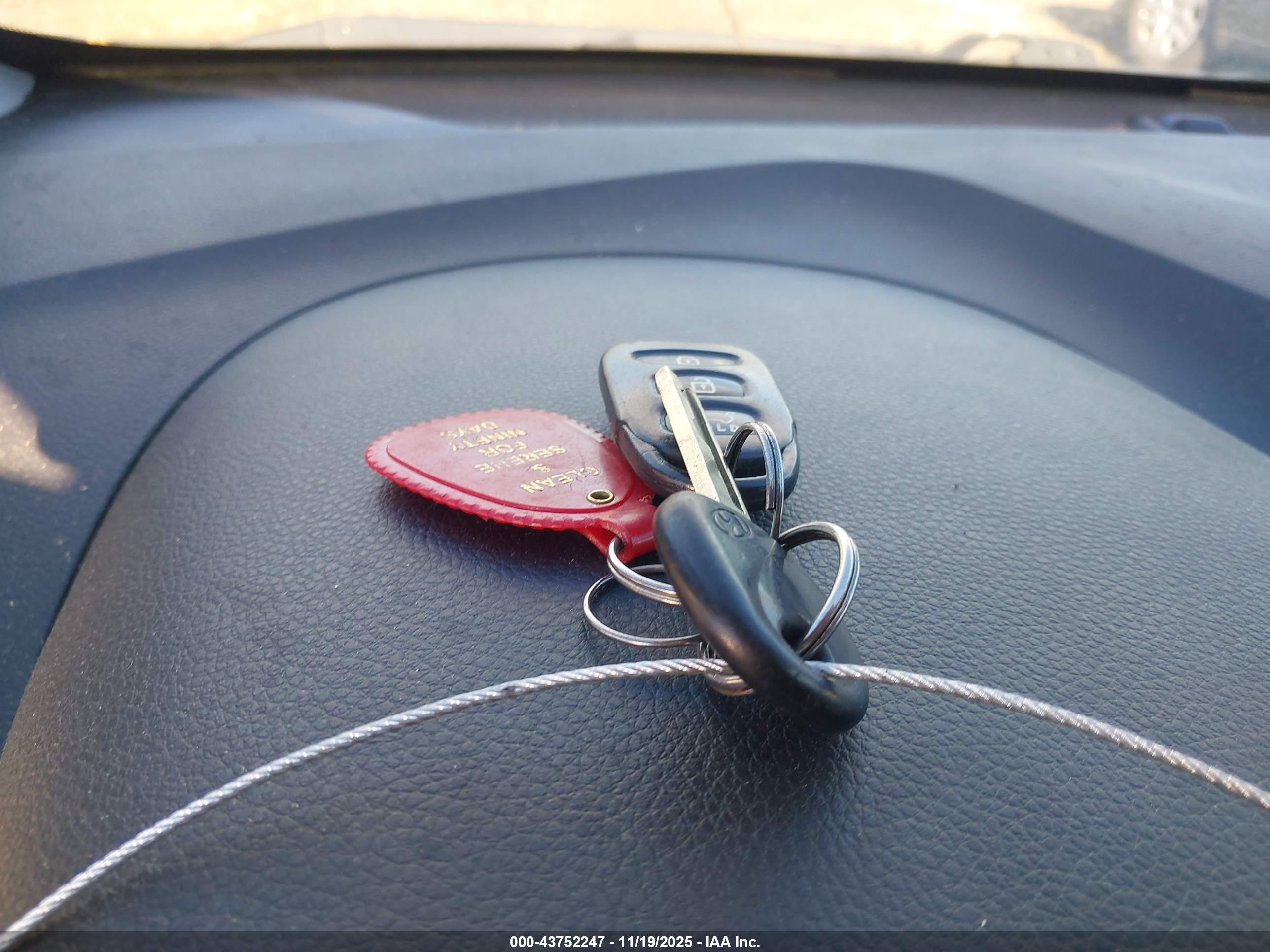 HYUNDAI ELANTRA image 11