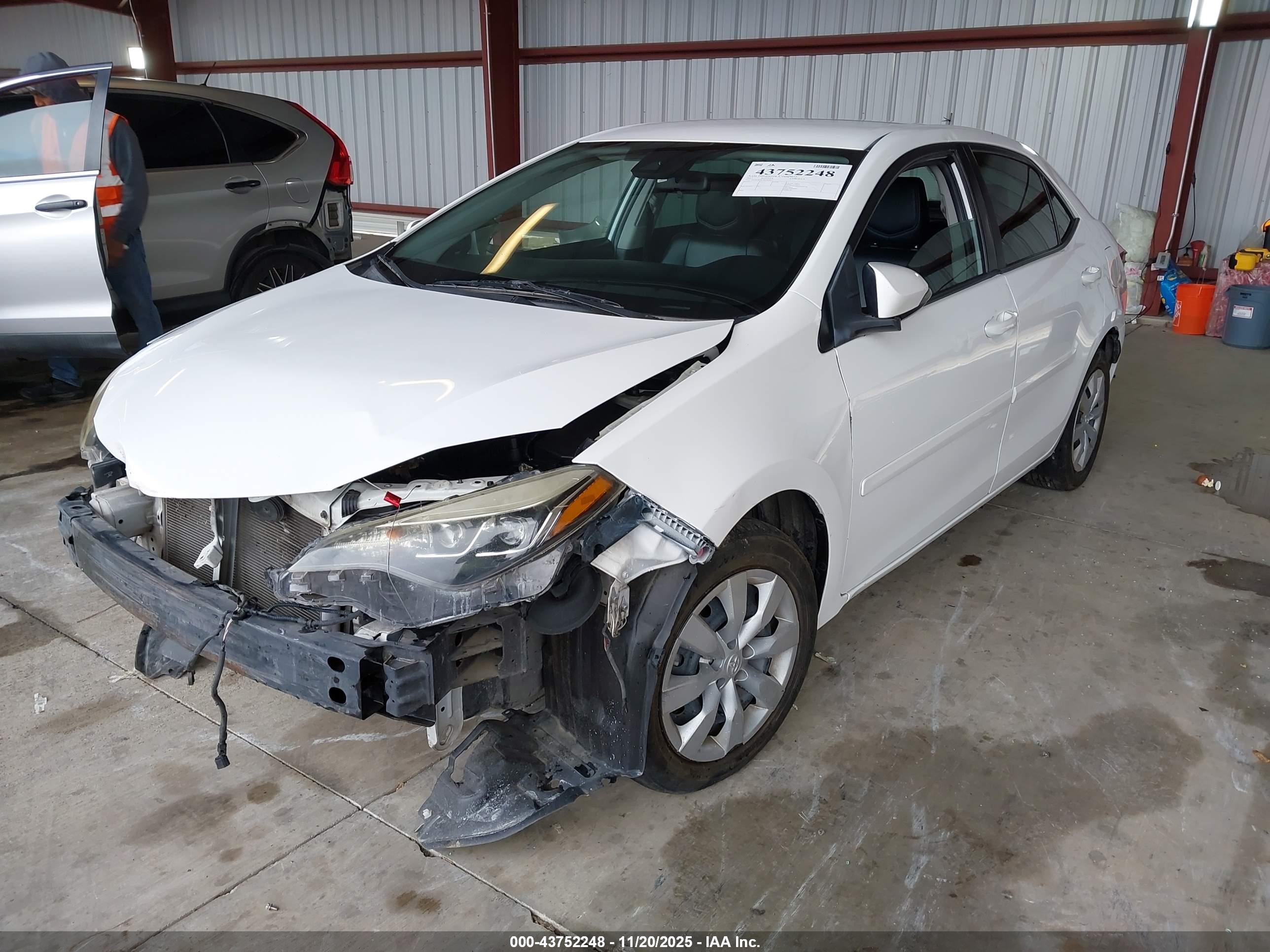 TOYOTA COROLLA image 2