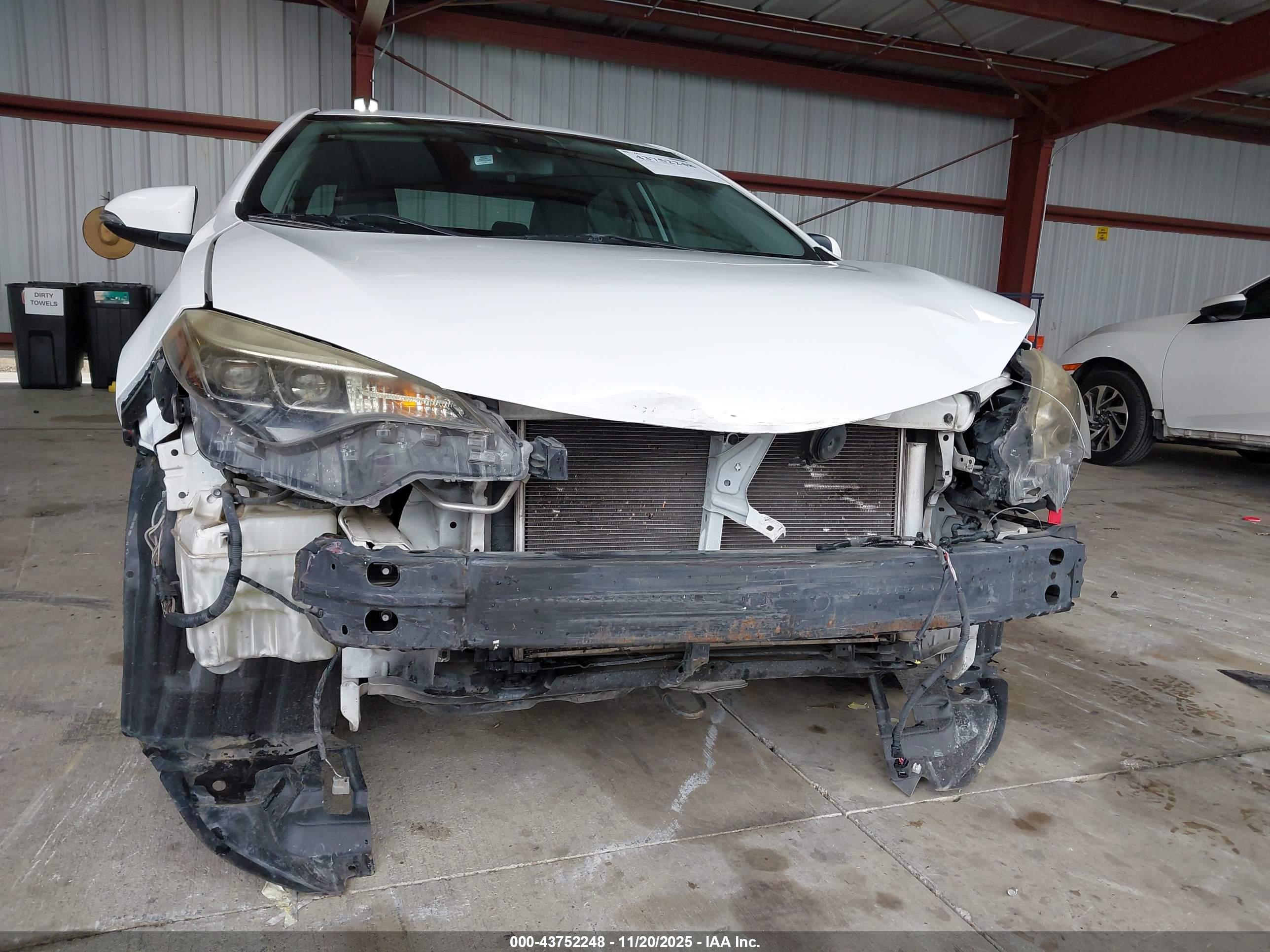TOYOTA COROLLA image 6