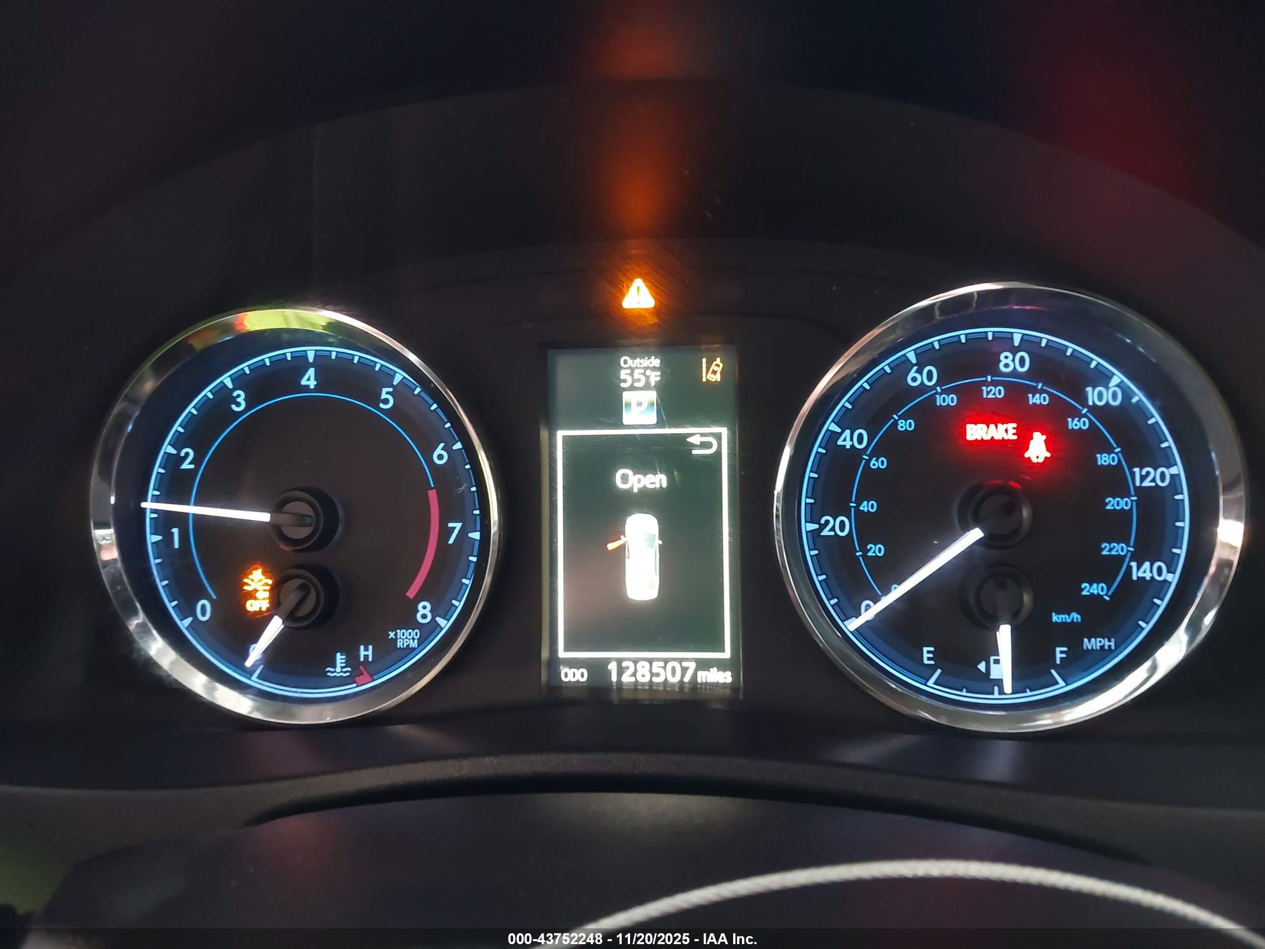 TOYOTA COROLLA image 7