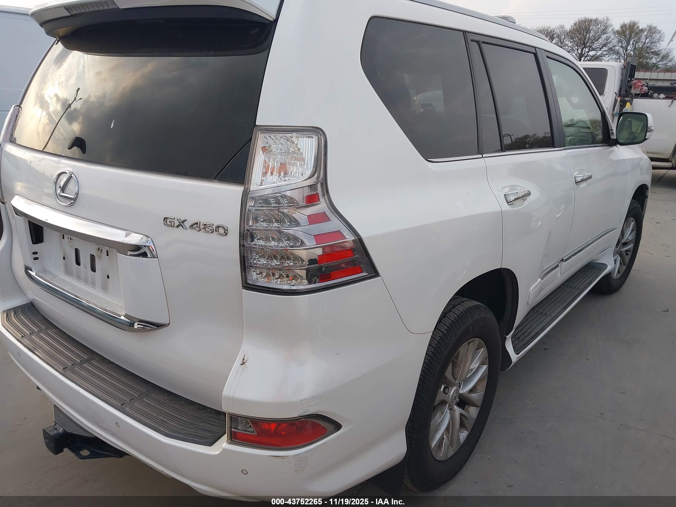 LEXUS GX image 4