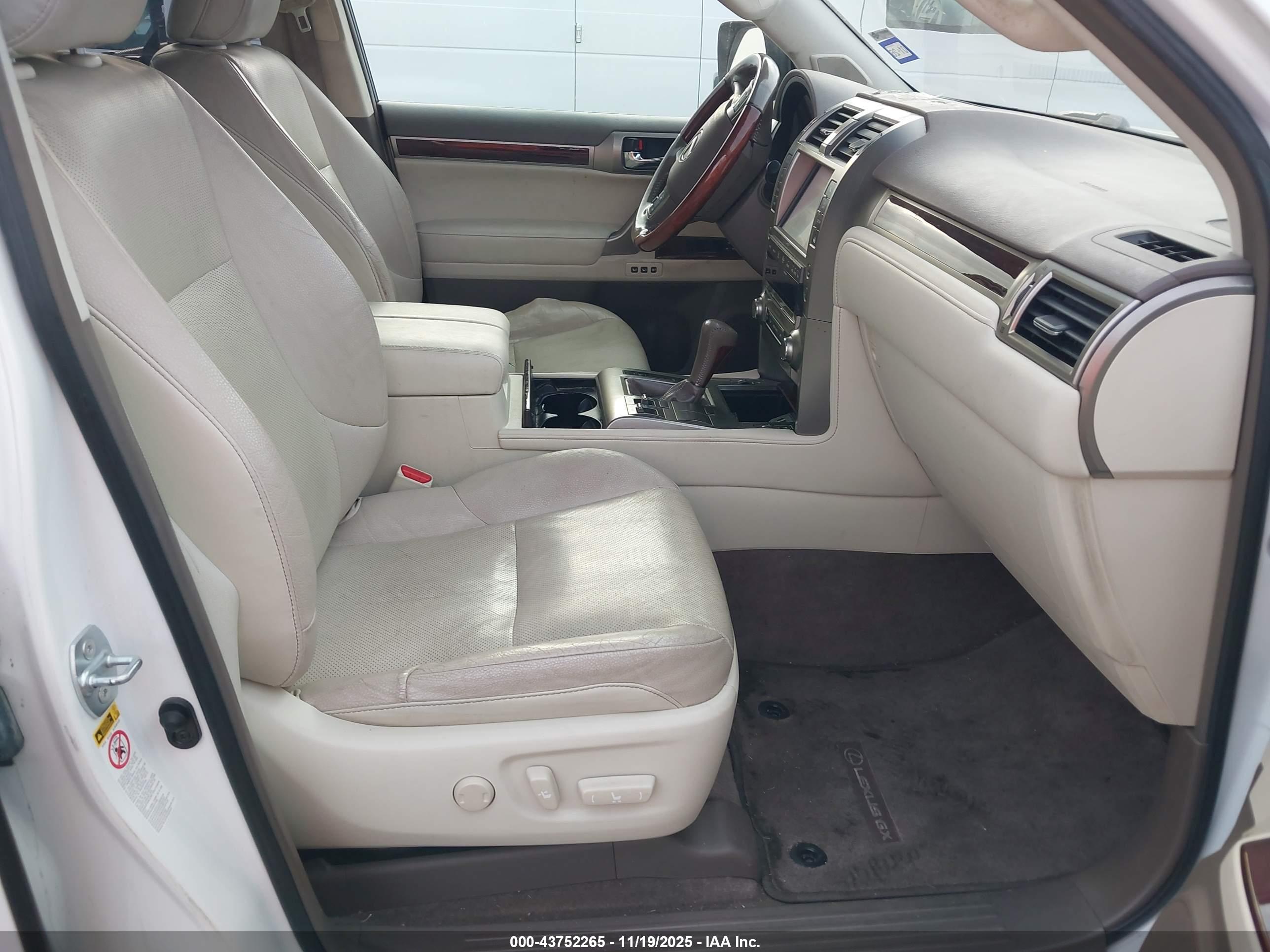 LEXUS GX image 5