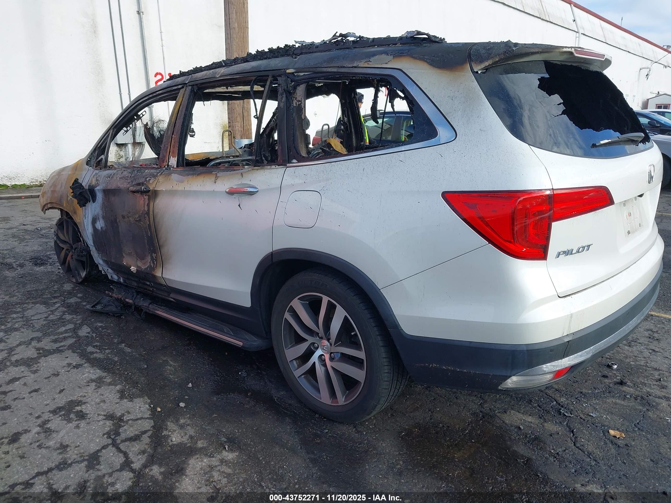 HONDA PILOT image 3