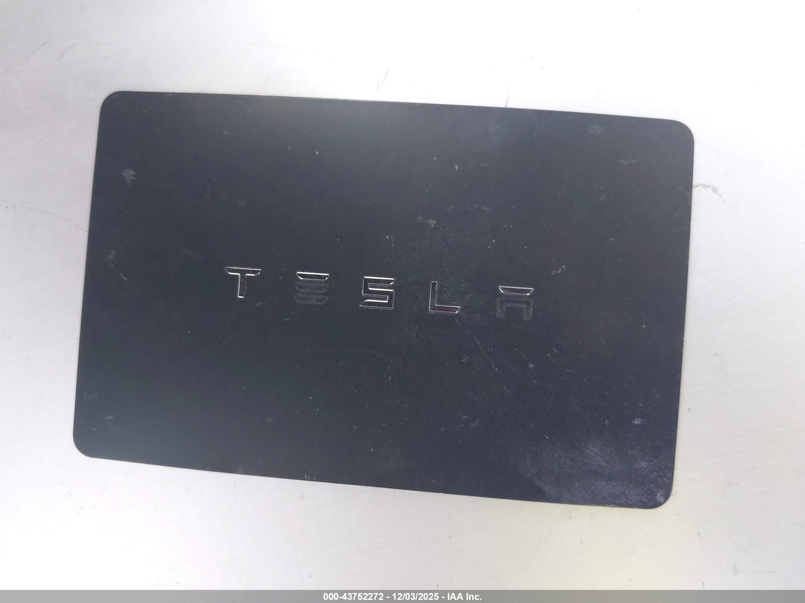 TESLA MODEL image 11