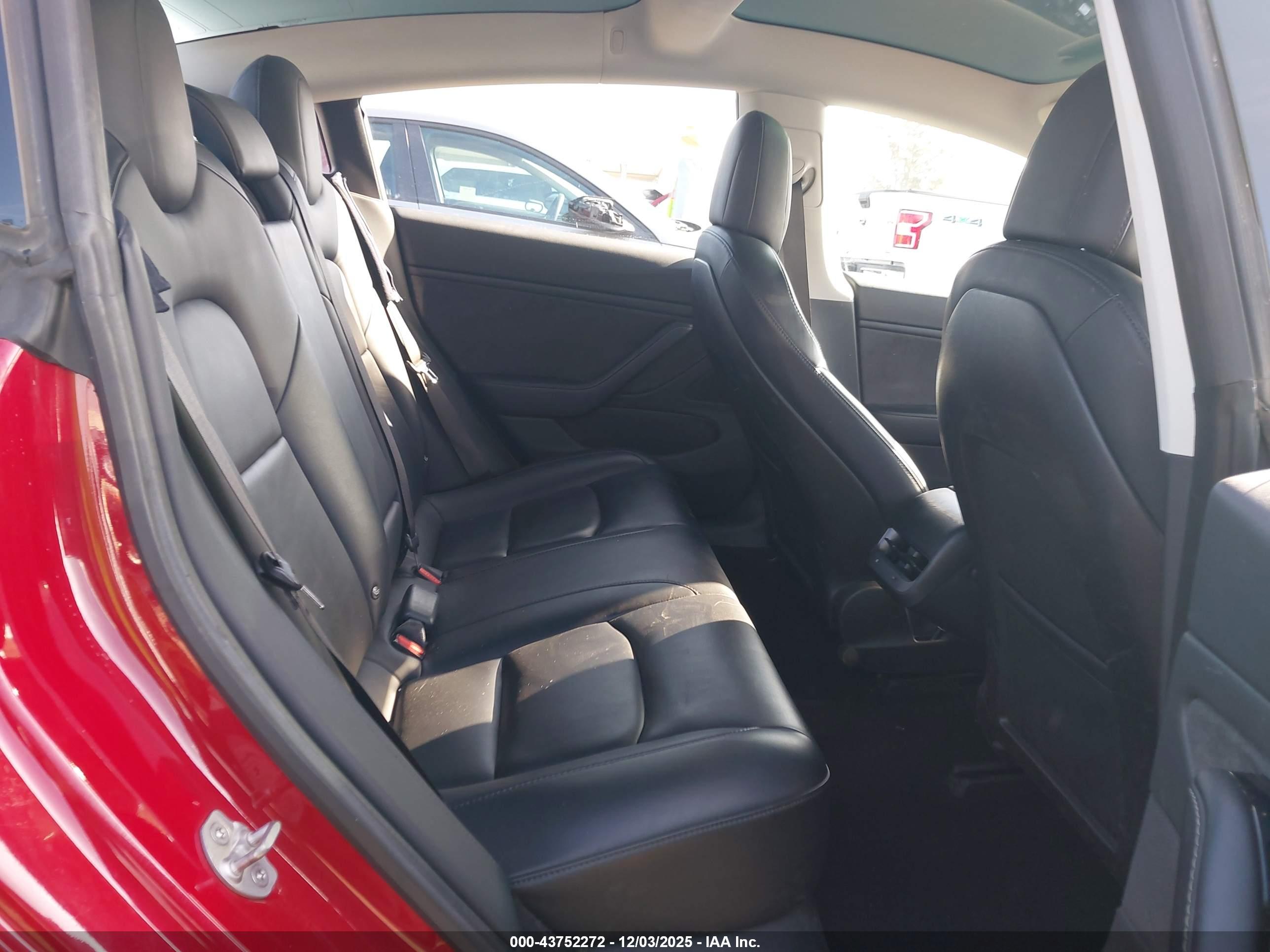 TESLA MODEL image 8