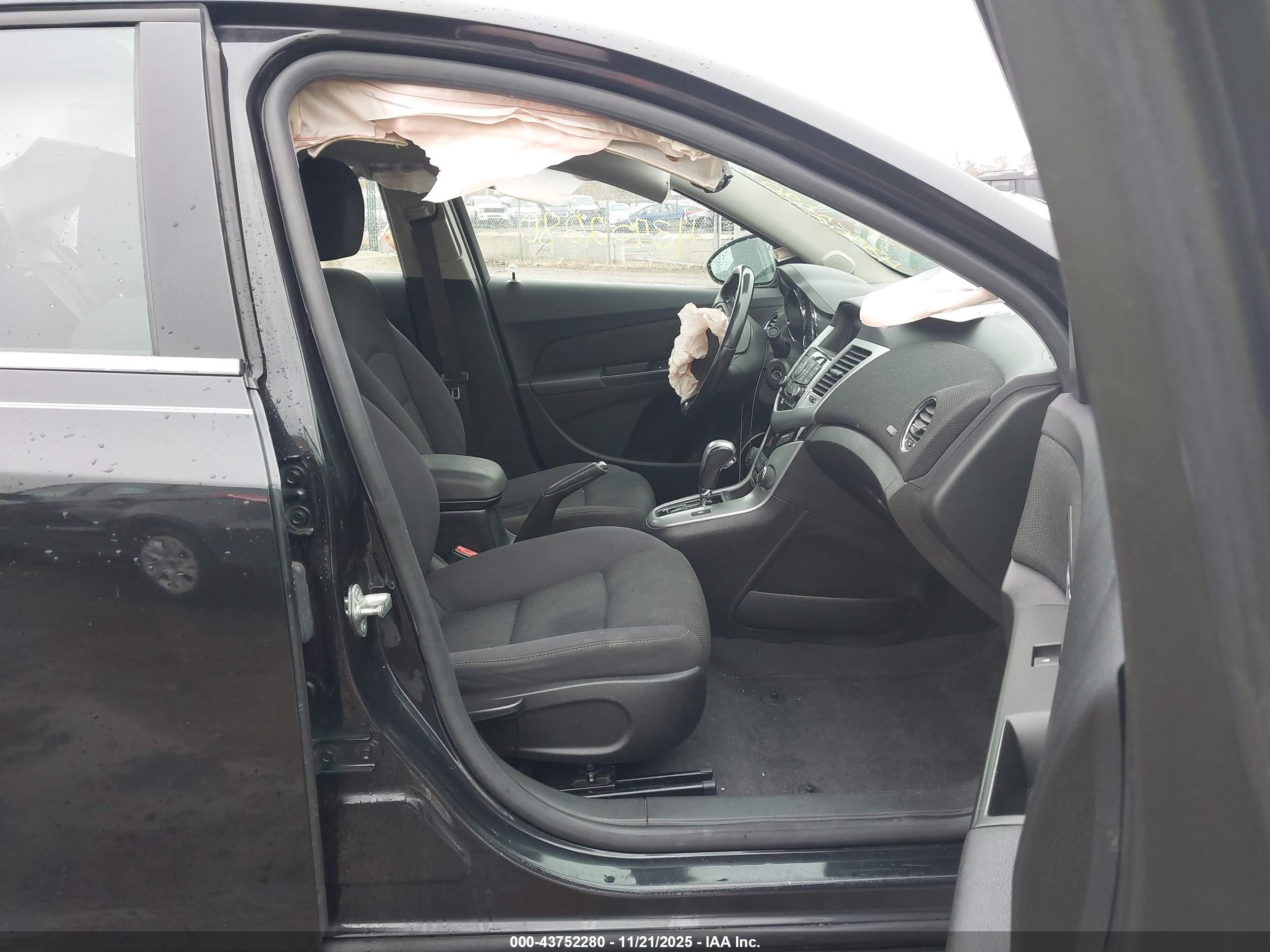 CHEVROLET CRUZE image 5