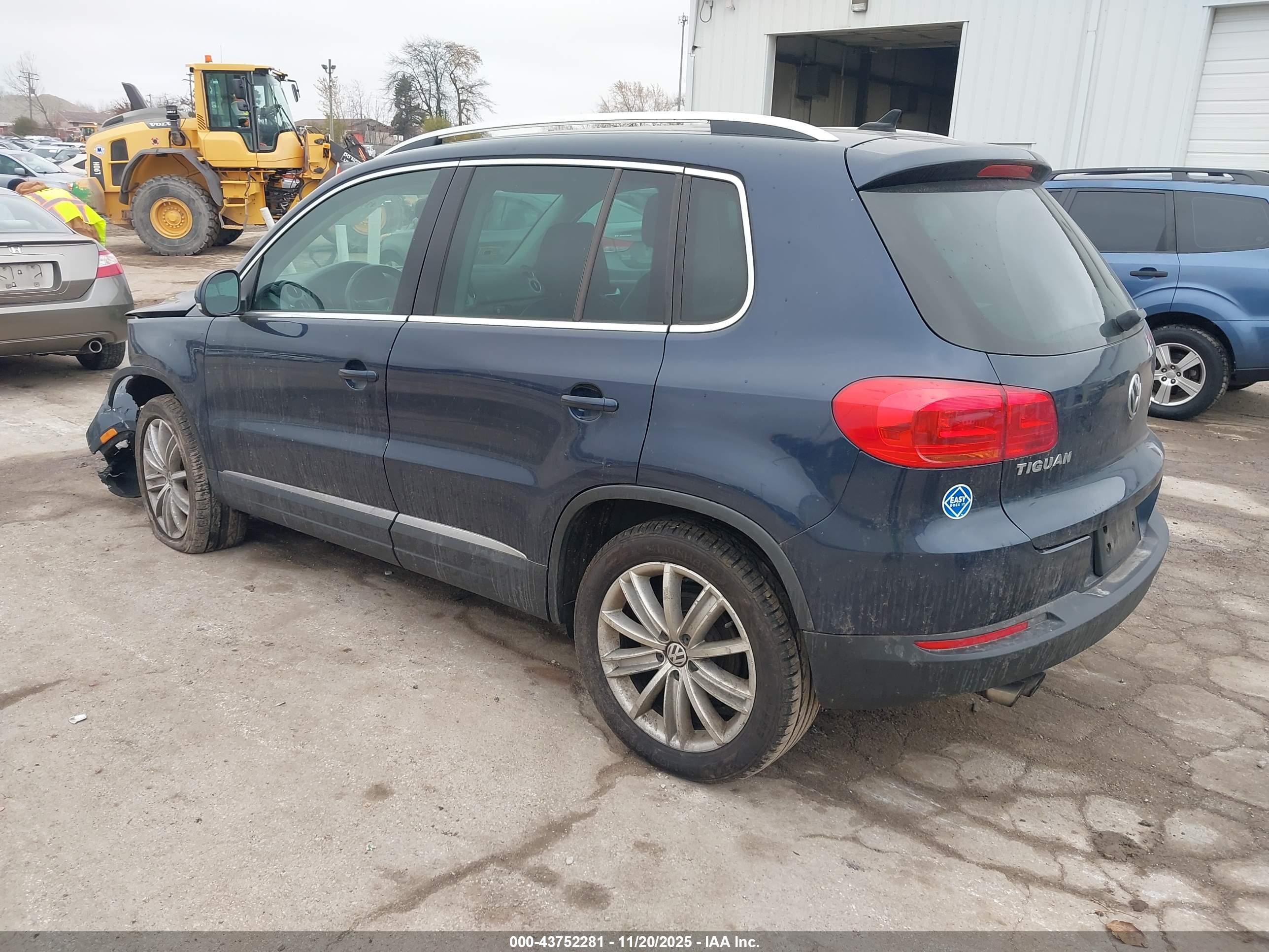 VOLKSWAGEN TIGUAN image 3