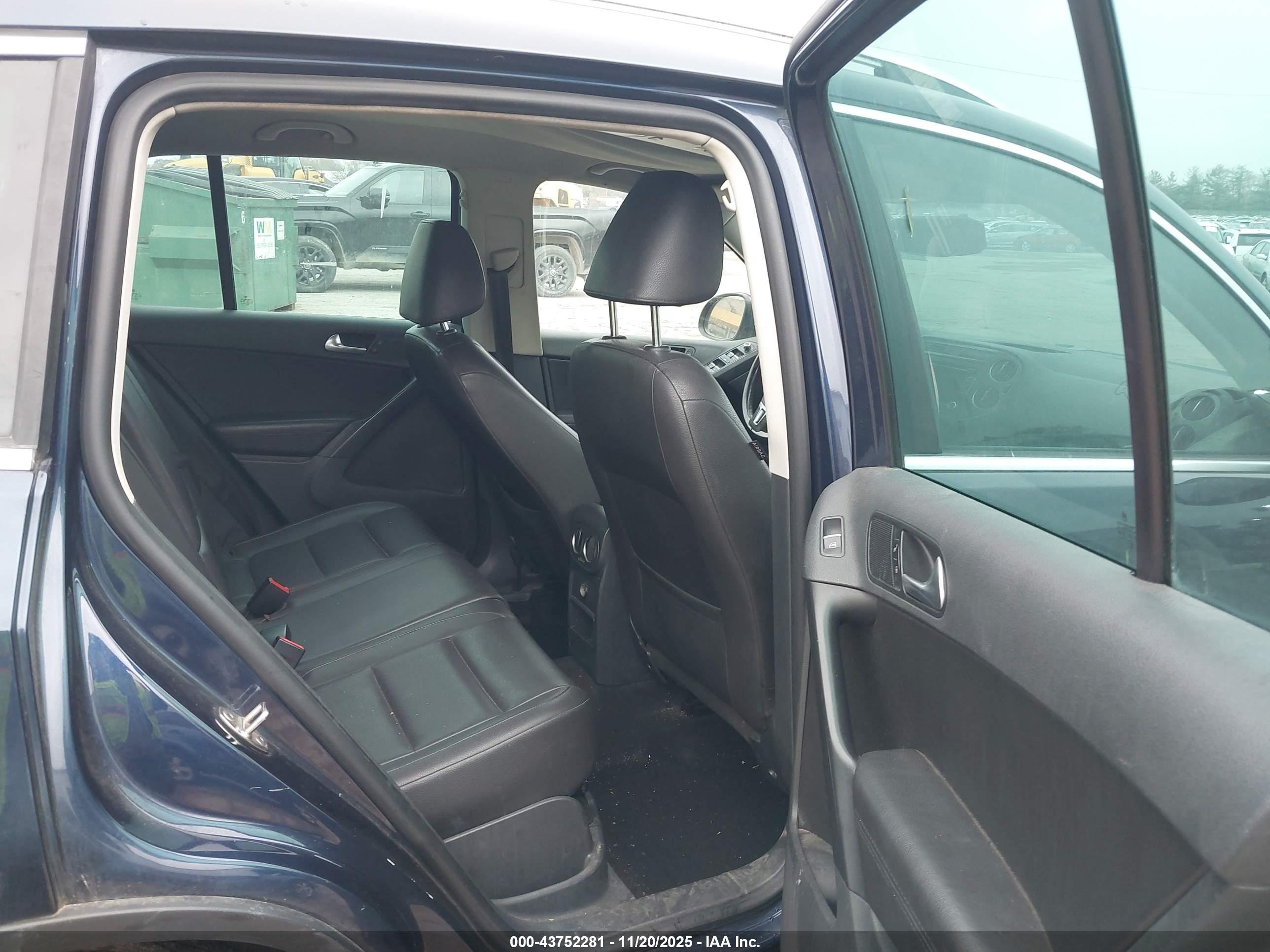 VOLKSWAGEN TIGUAN image 8