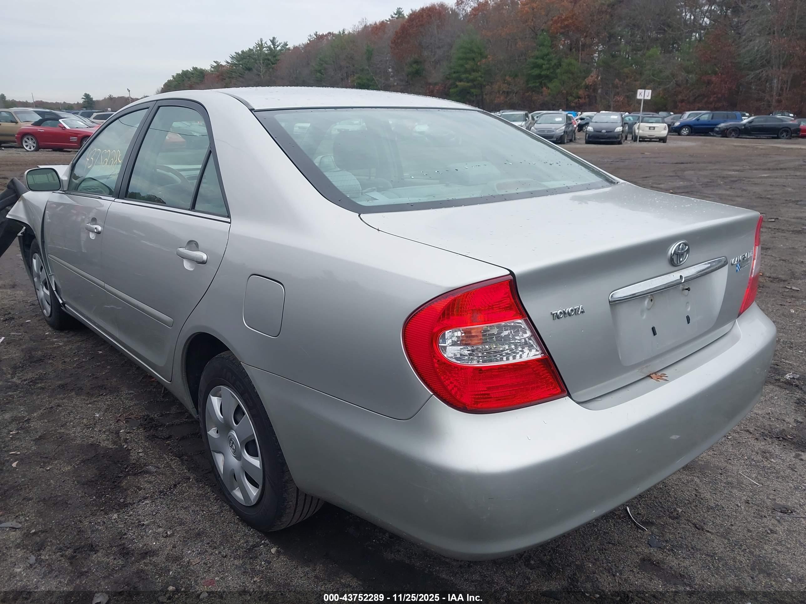TOYOTA CAMRY image 3