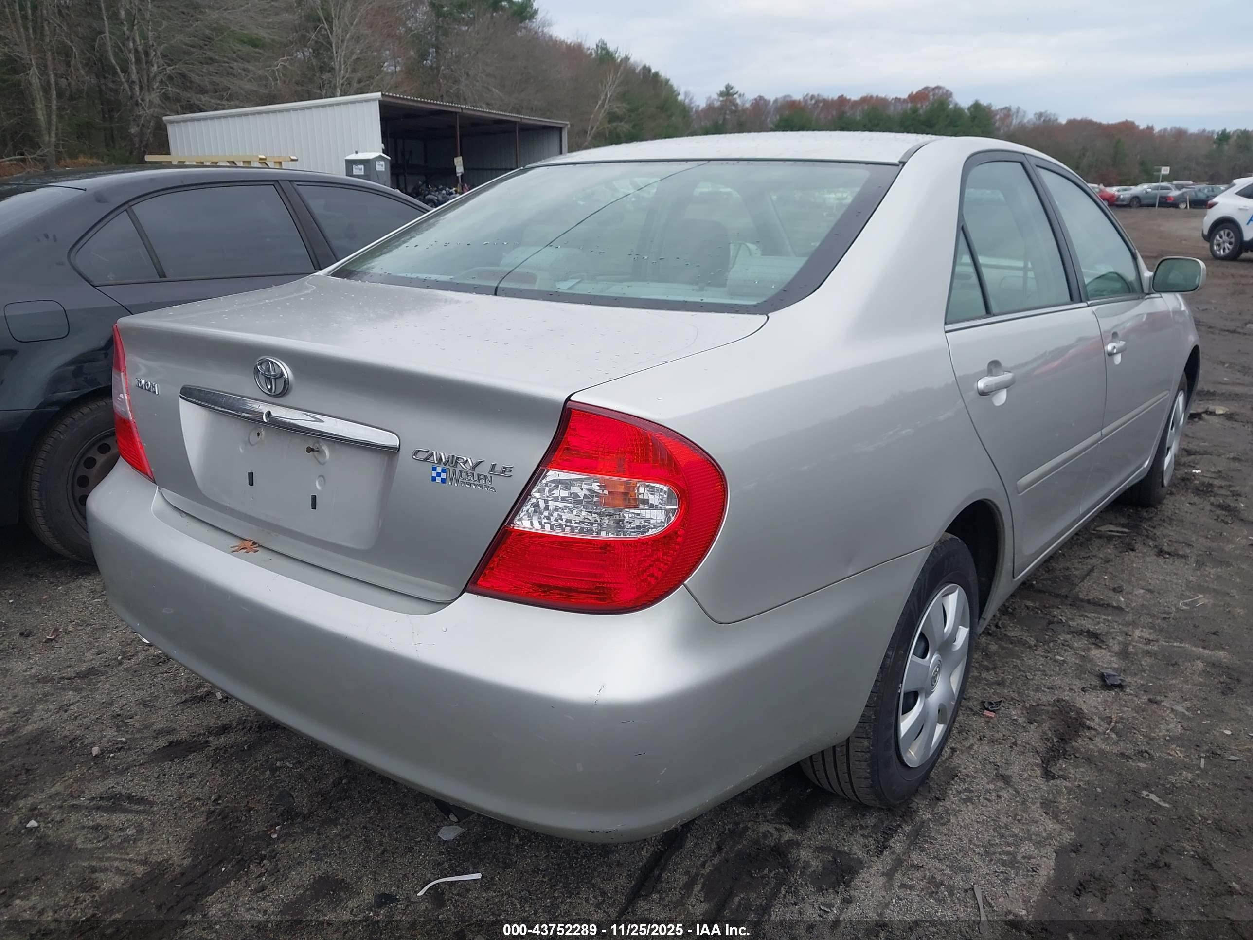 TOYOTA CAMRY image 4