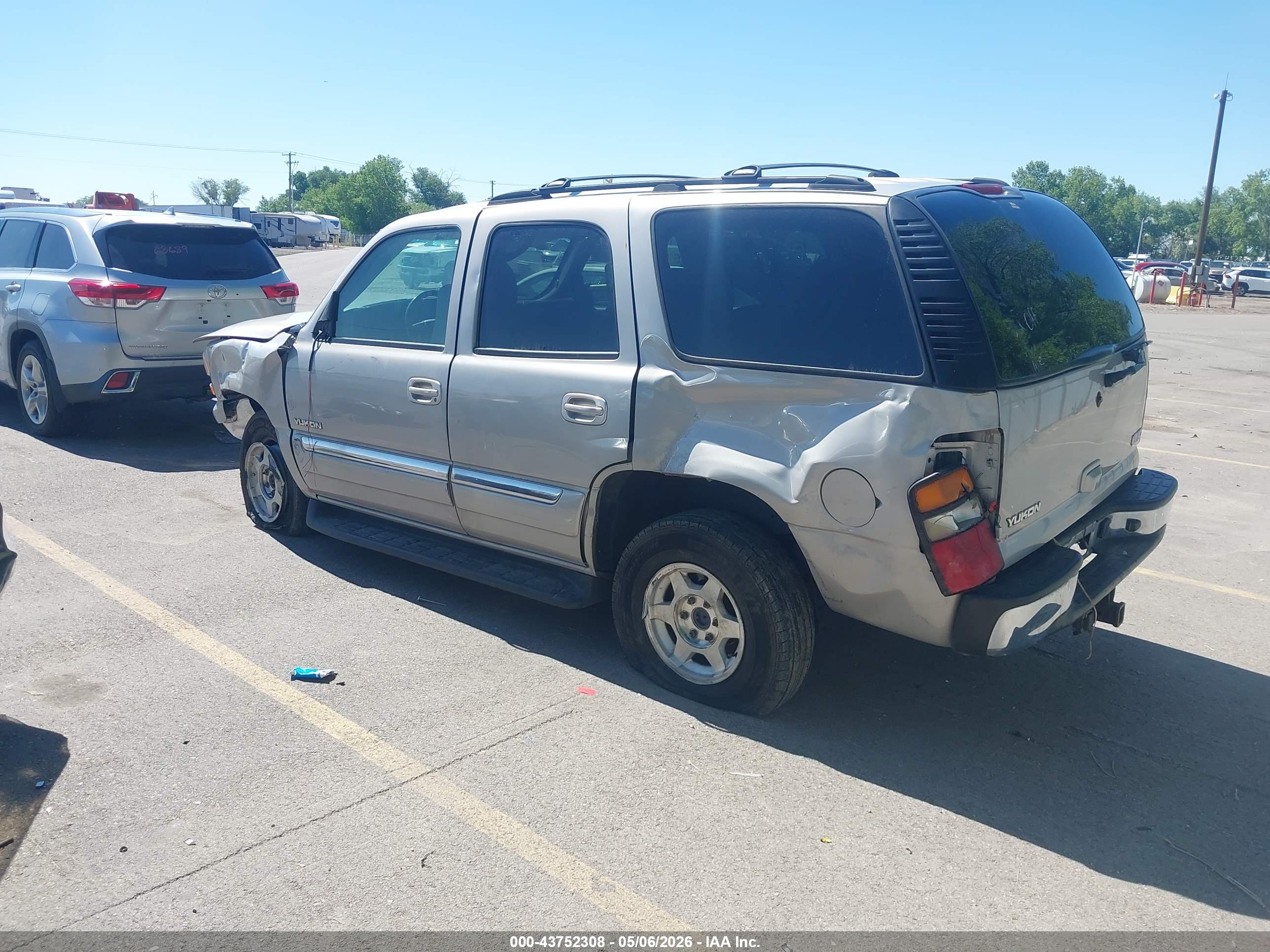 GMC YUKON image 3