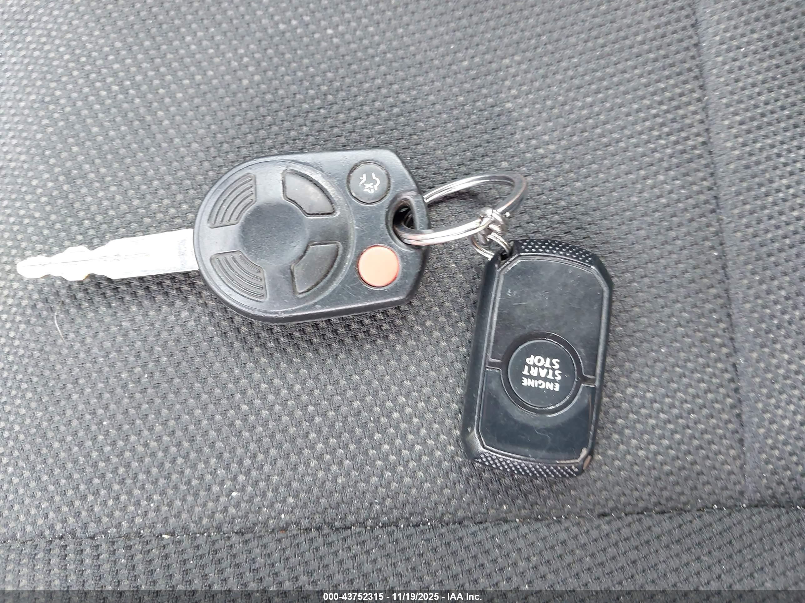 FORD ESCAPE image 11